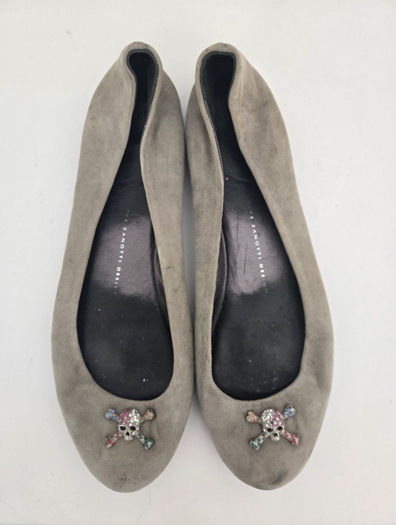 Giuseppe Zanotti Womens Cream Suede Crystal Skull Ballet Flat Shoes Size 38