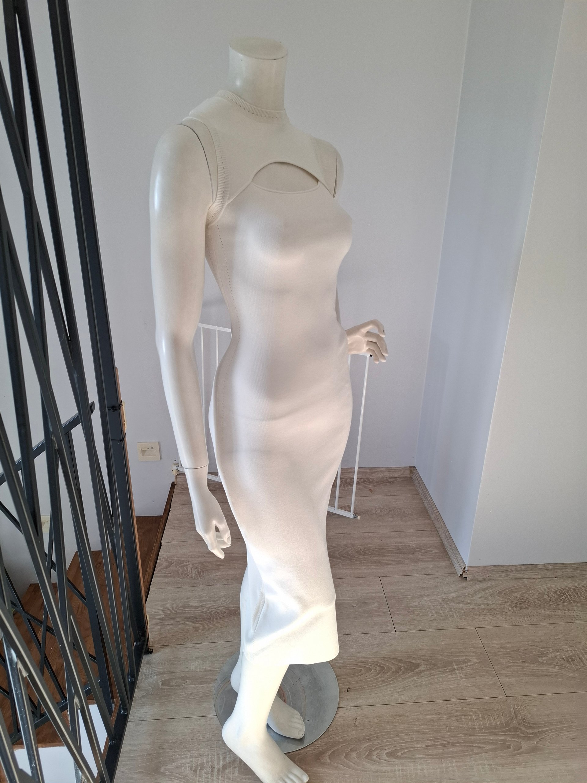 New VB Body Victoria Beckham Cream Cutout Midi Knit Dress Size XXS/XS image 9