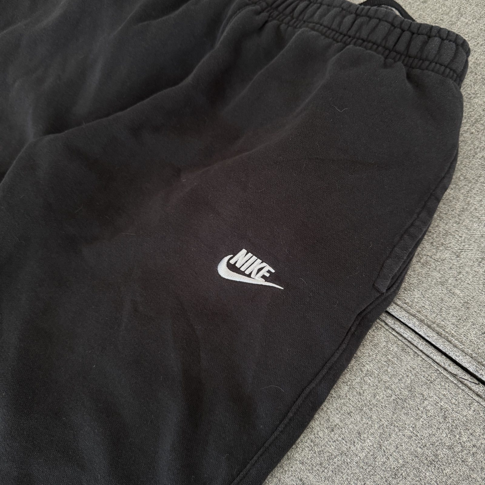 Nike Black Men's Fleece Sweatpants Medium image 2