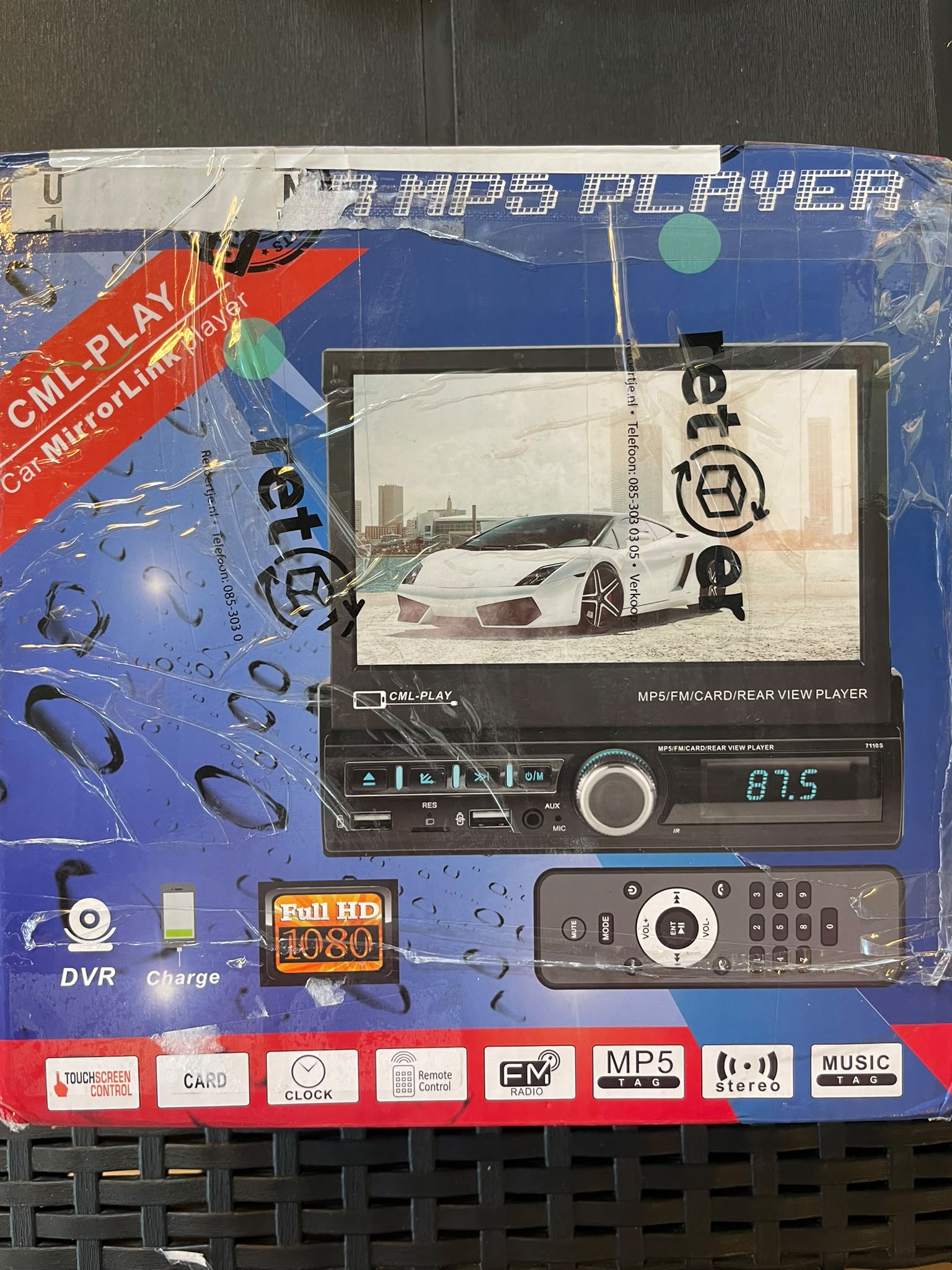Gloednieuwe 1-DIN Autoradio met 7 inch Inklapbaar Touchscreen & Achteruitrijcamera! image 2