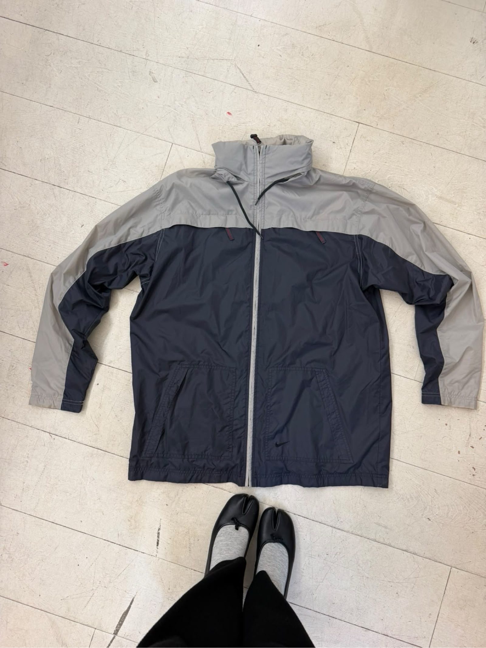 Nike Grey & Black Hooded Windbreaker Large