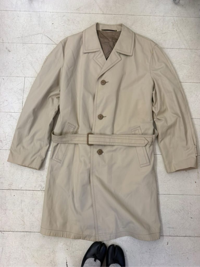 Classic Beige Men's Trench Coat Size Large with Belt