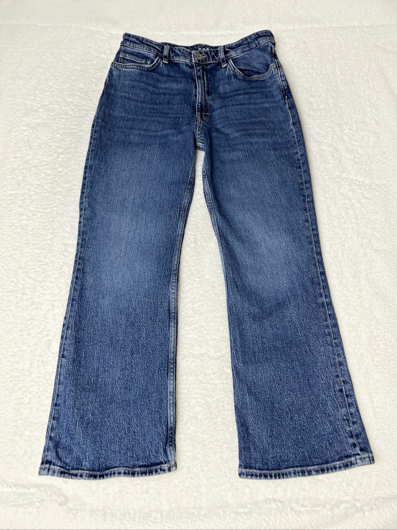 COS Flared Leg High Rise Jeans cropped 31 / L mid blue washed