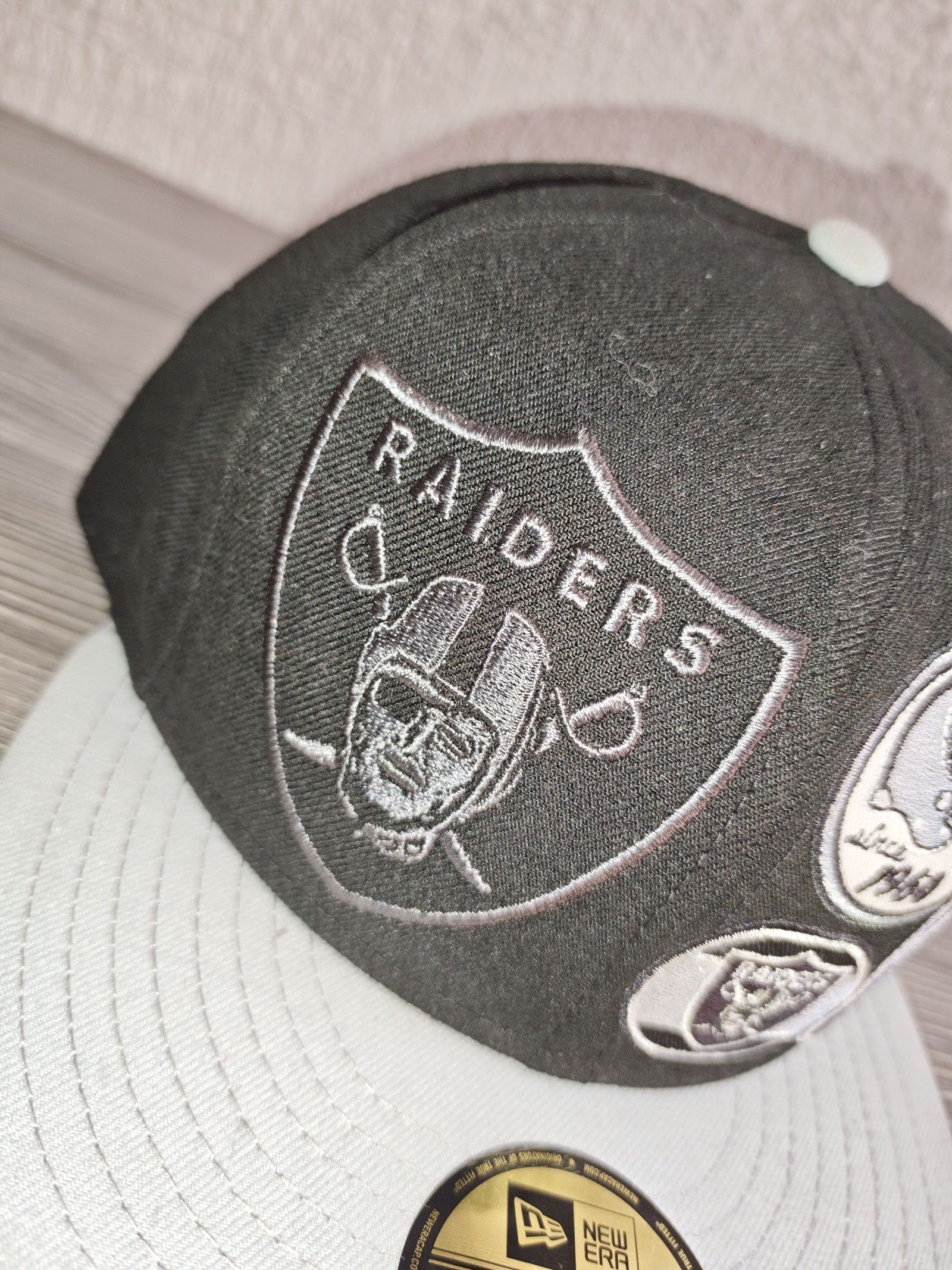 New Era Black & Grey Raiders NFL 59FIFTY Fitted Cap 7 1/2 image 2