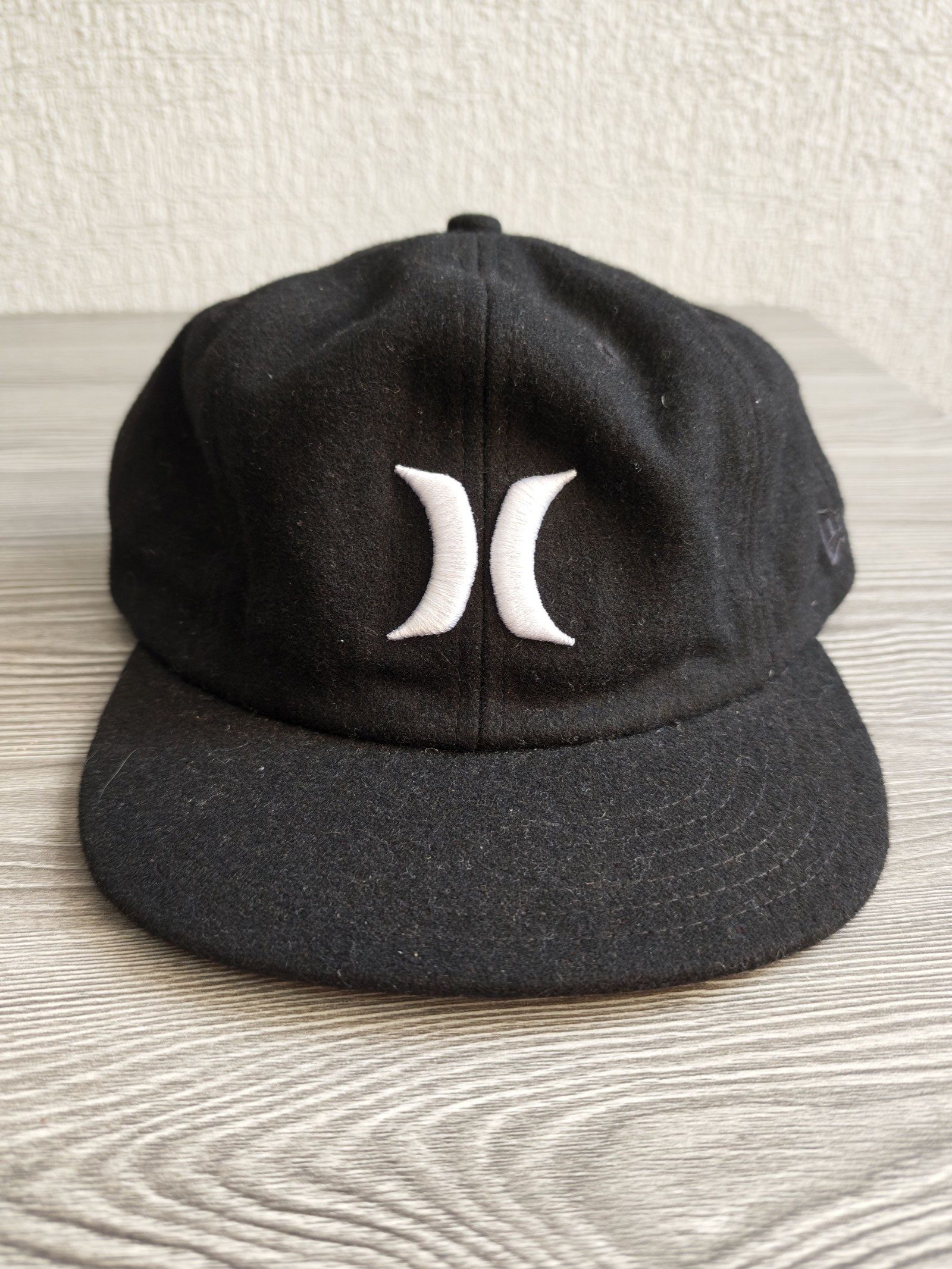Hurley Black & White Wool New Era Fitted Cap 7 1/4