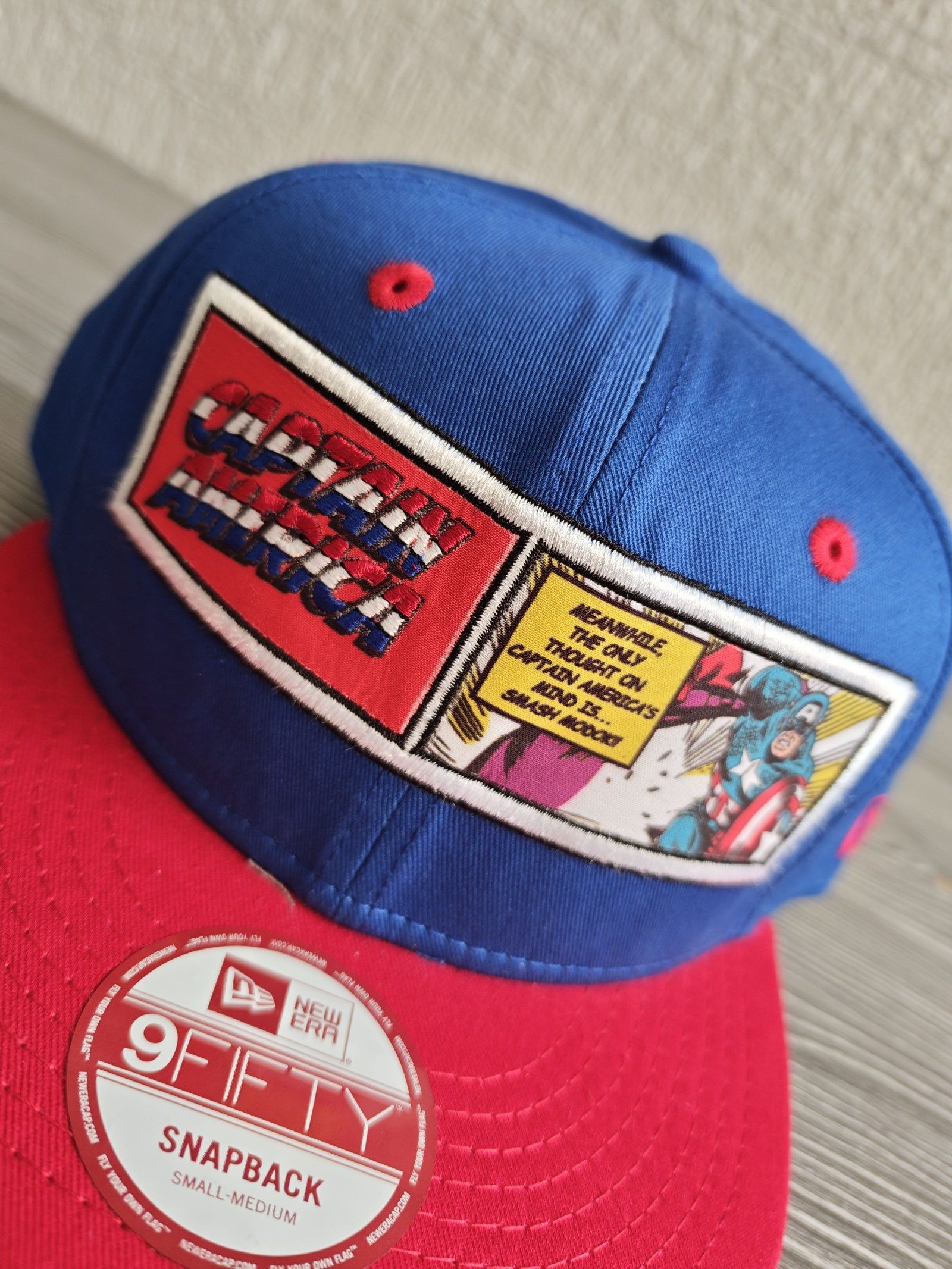 New Era Marvel Comics Captain America Blue & Red Snapback Hat Small-Medium image 2