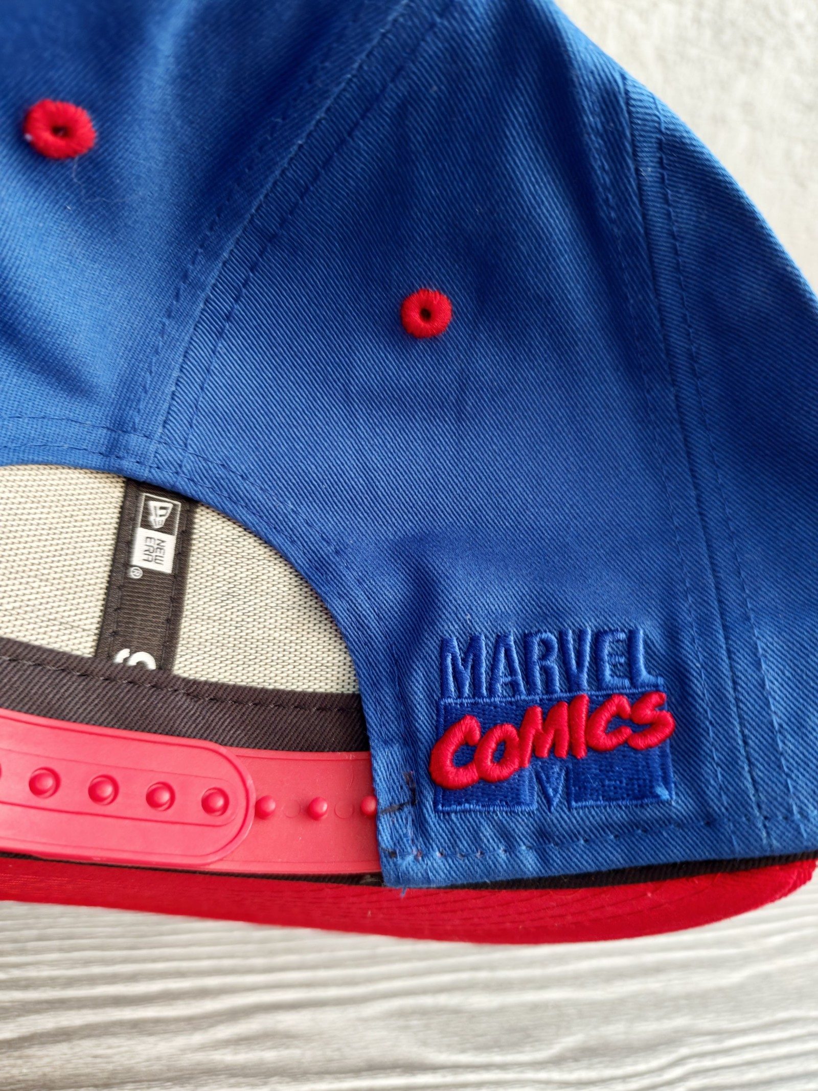 New Era Marvel Comics Captain America Blue & Red Snapback Hat Small-Medium image 3