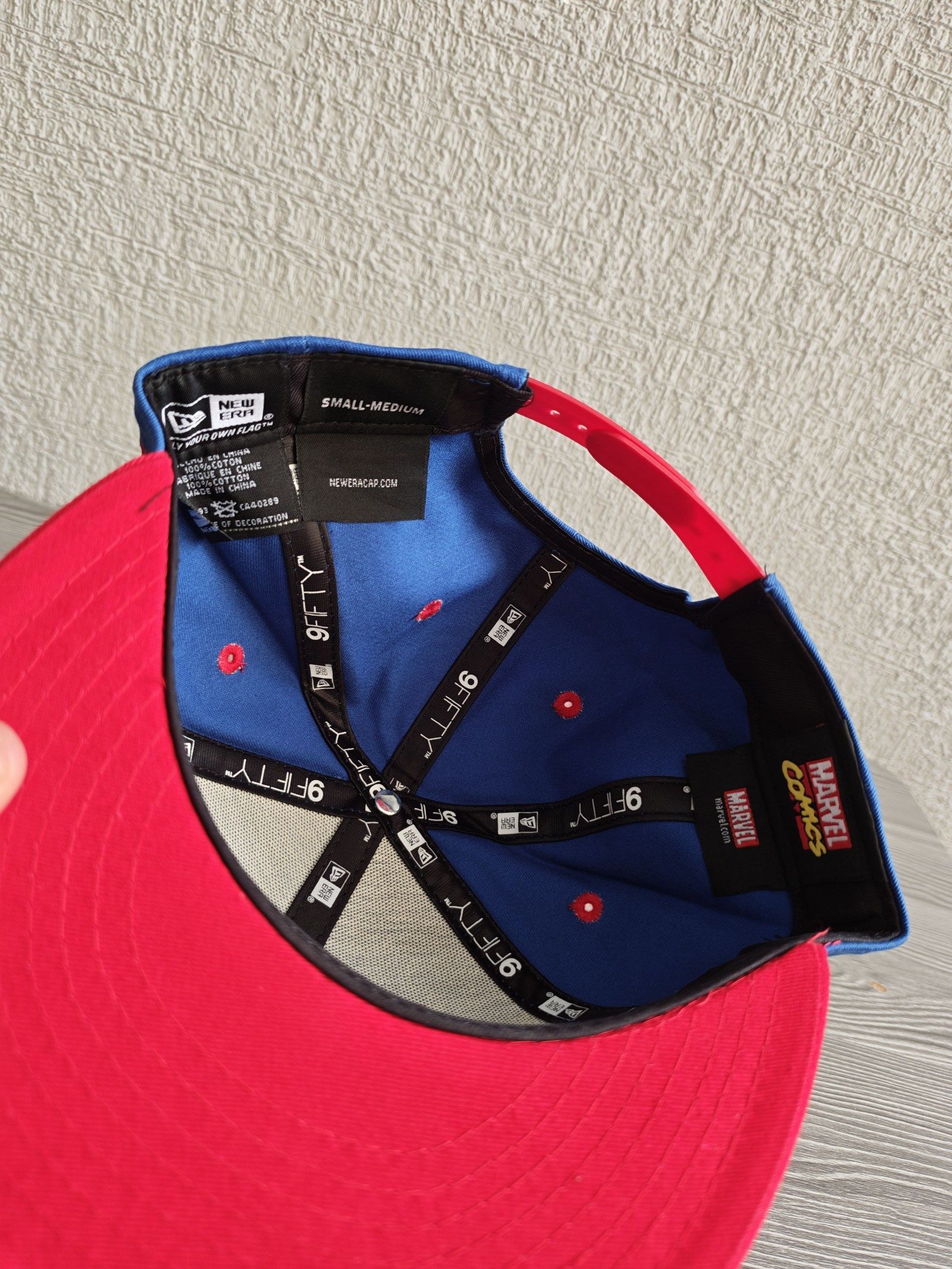 New Era Marvel Comics Captain America Blue & Red Snapback Hat Small-Medium image 4