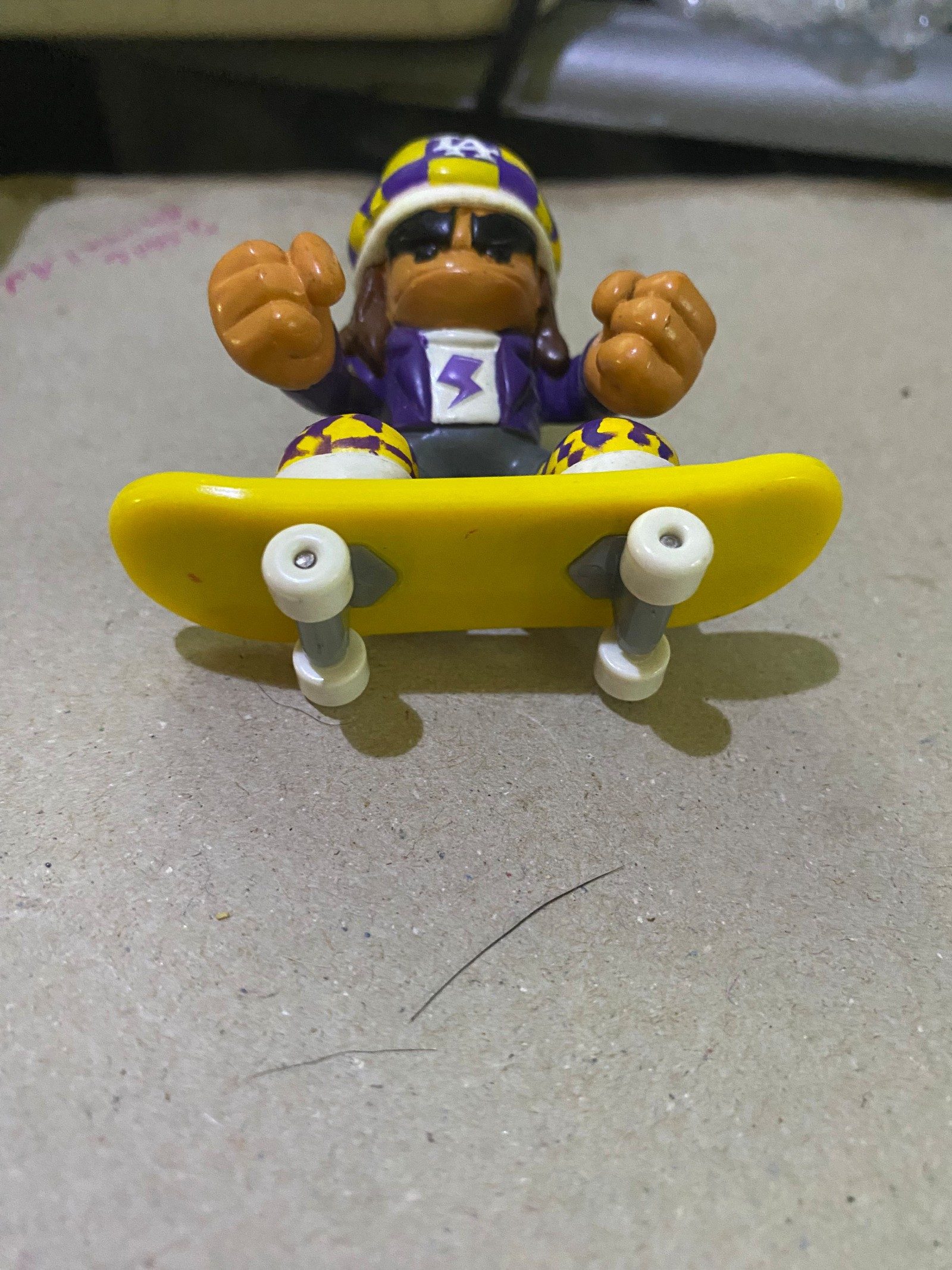 Tech Deck Purple & Yellow Skateboard Figure Toy image 3