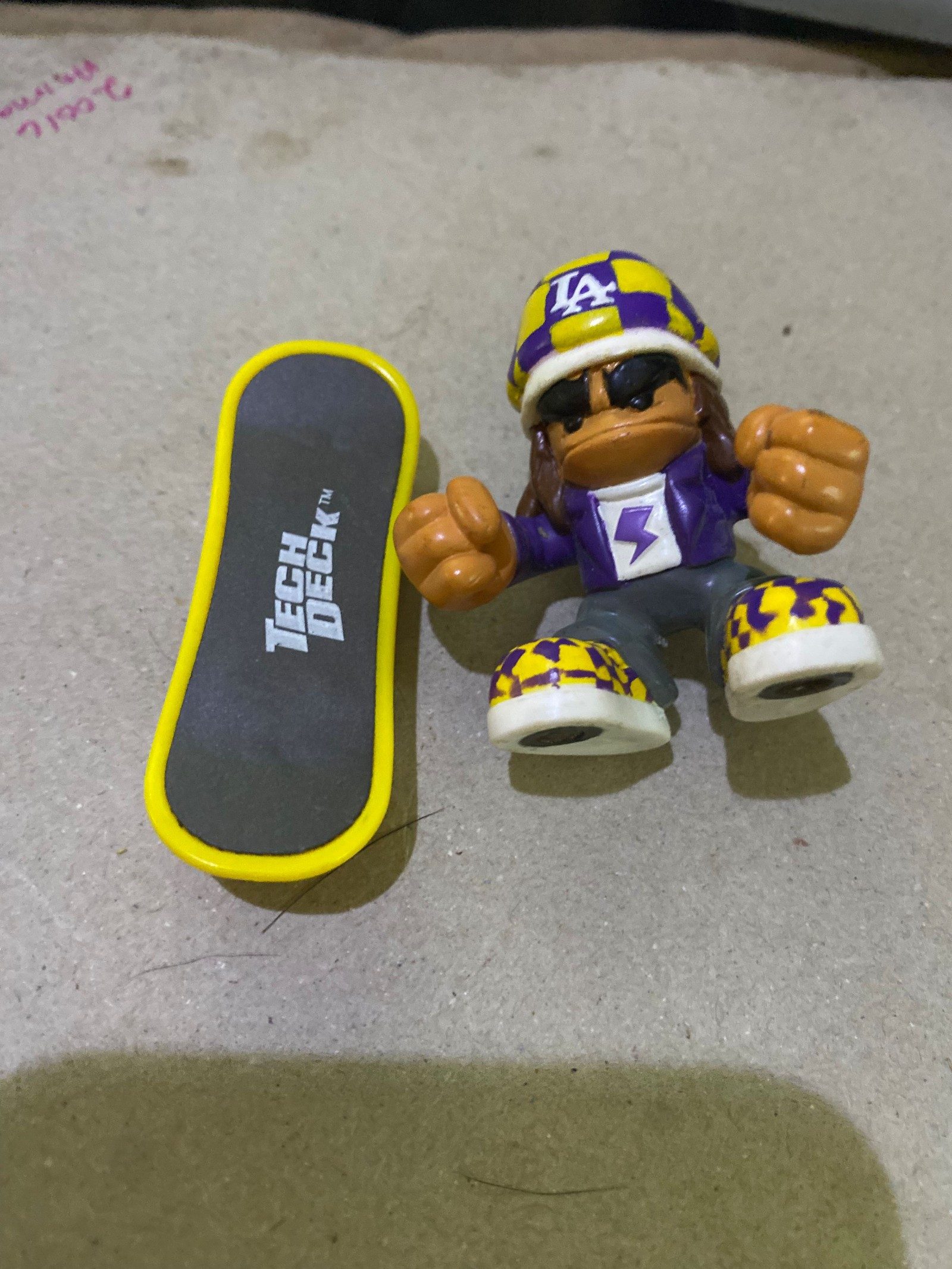 Tech Deck Purple & Yellow Skateboard Figure Toy image 5