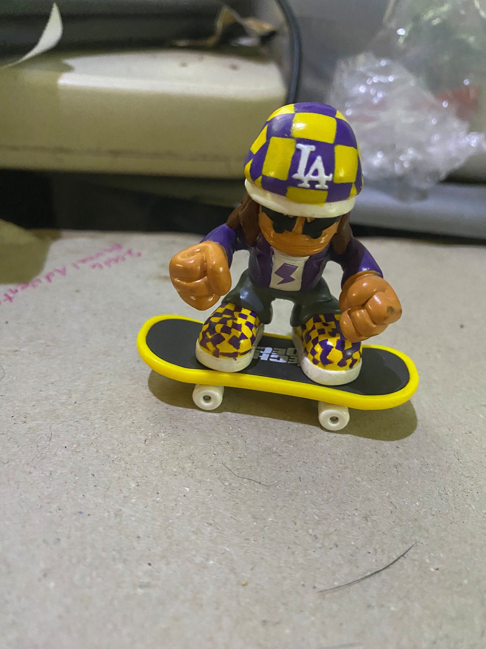 Tech Deck Purple & Yellow Skateboard Figure Toy image 7