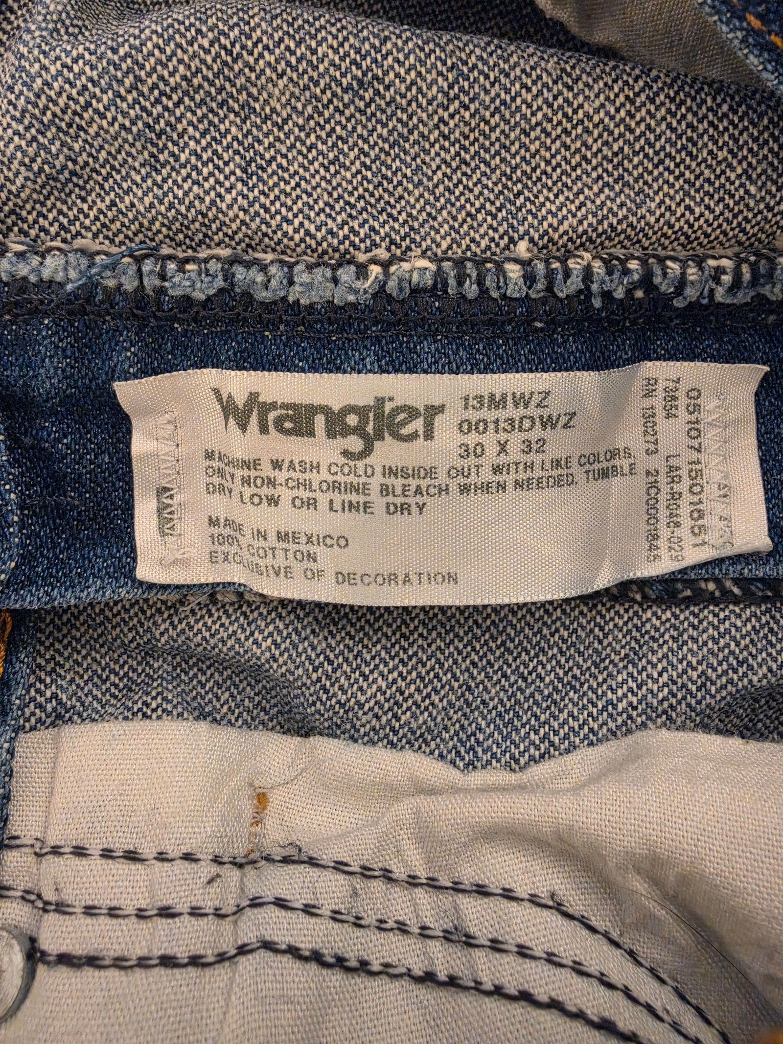 Wrangler Blue Denim Jeans 30 x 32 Straight Leg image 9