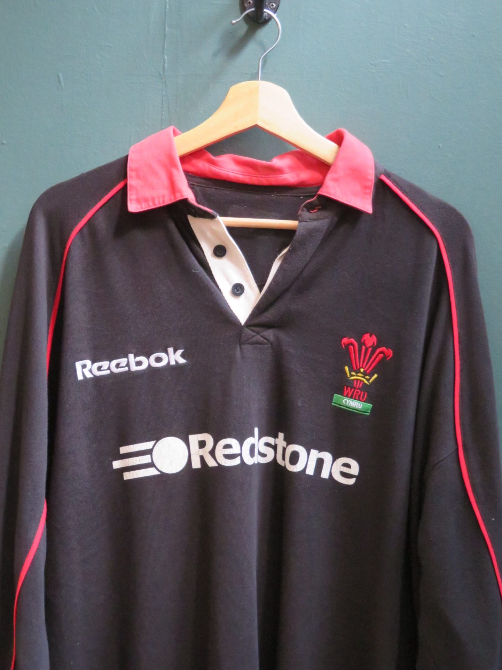 Vintage Wales Reebok Black & Red WRU Rugby Shirt XLarge Redstone