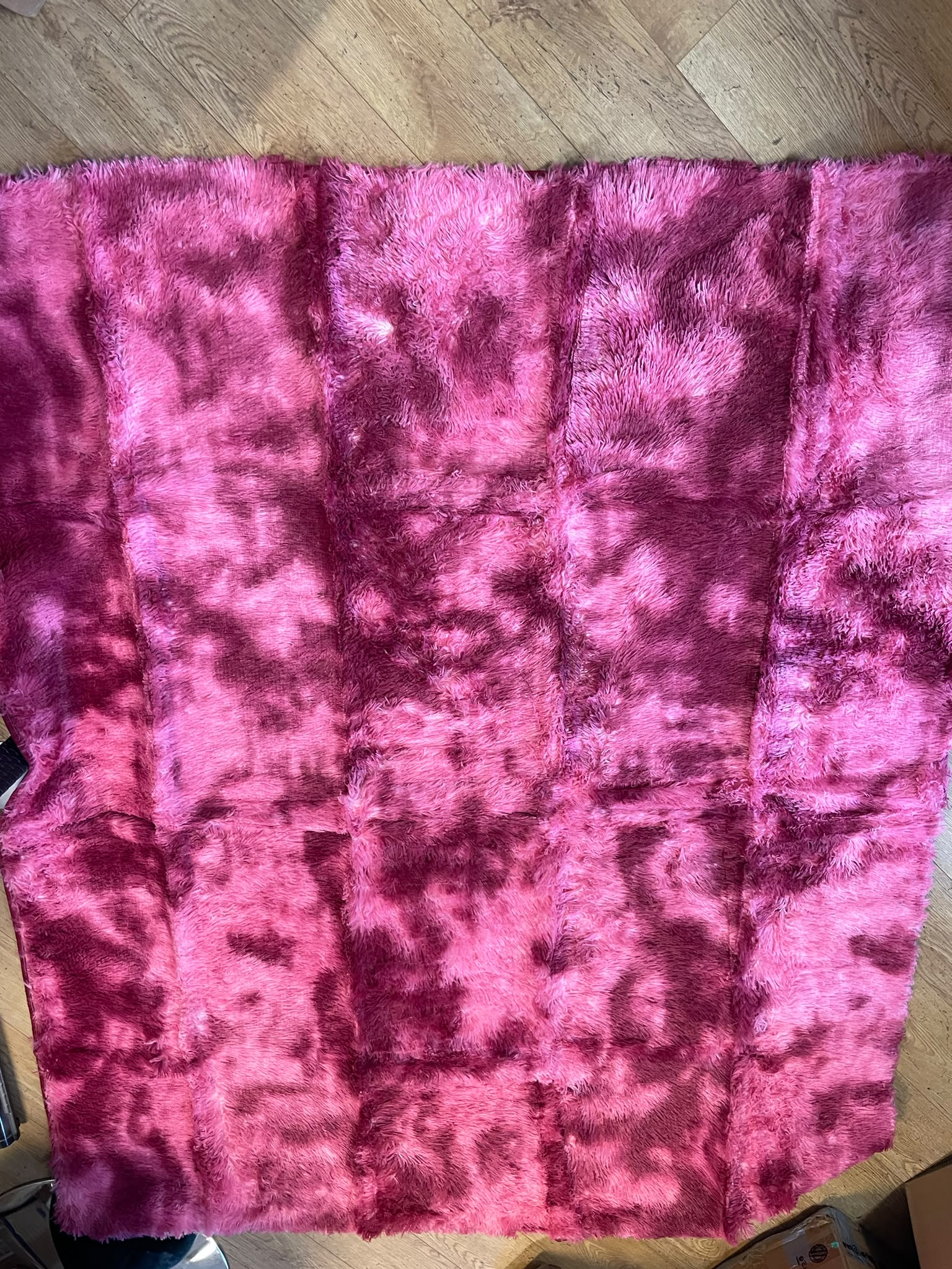 Groot hoogpolig vloerkleed 160x200 cm roze