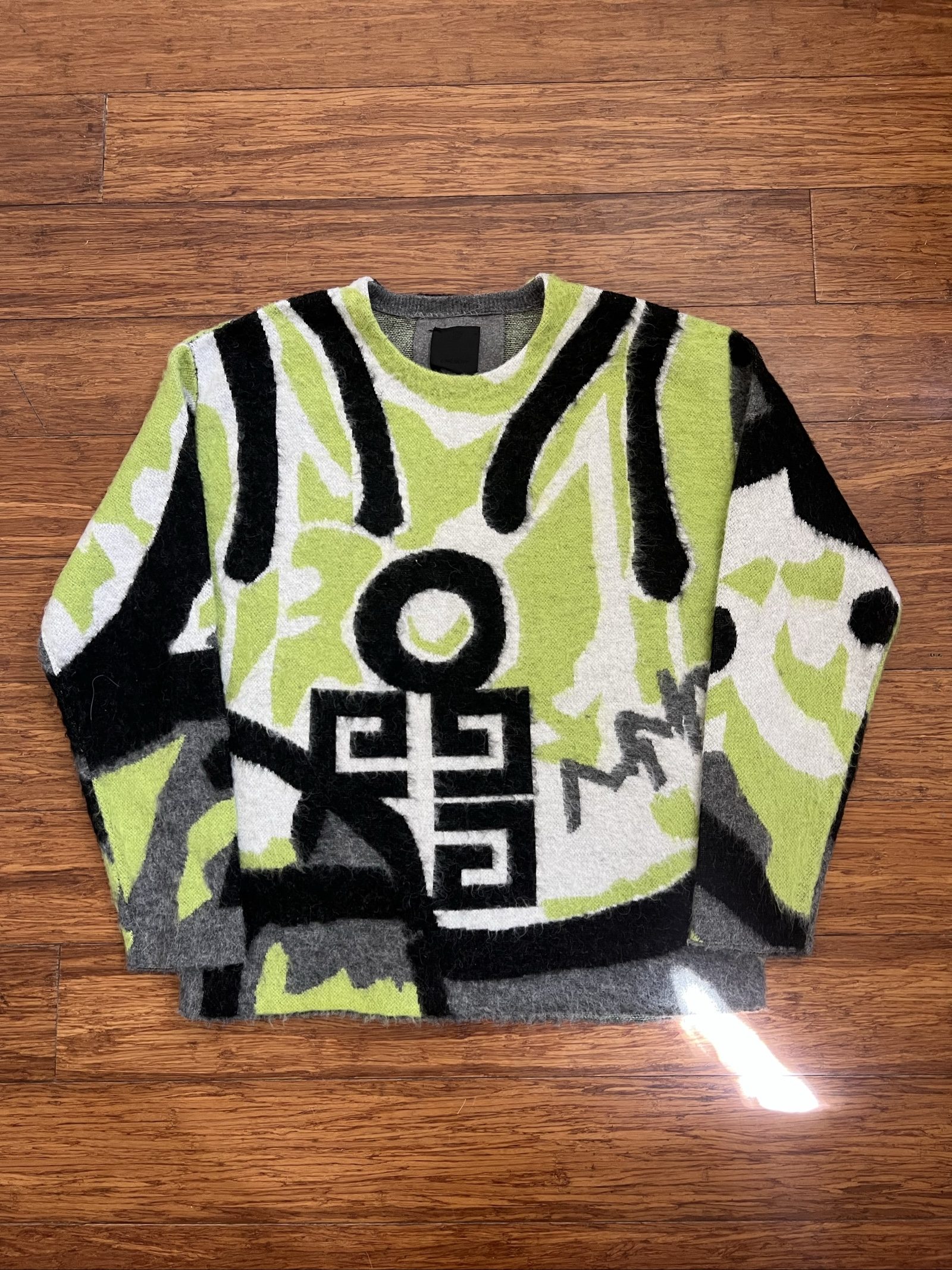 Givenchy Men's Green White Black Wool Blend Sweater Medium