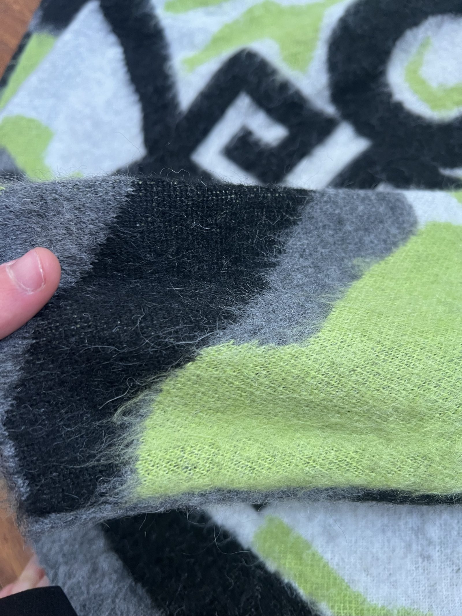 Givenchy Men's Green White Black Wool Blend Sweater Medium image 6