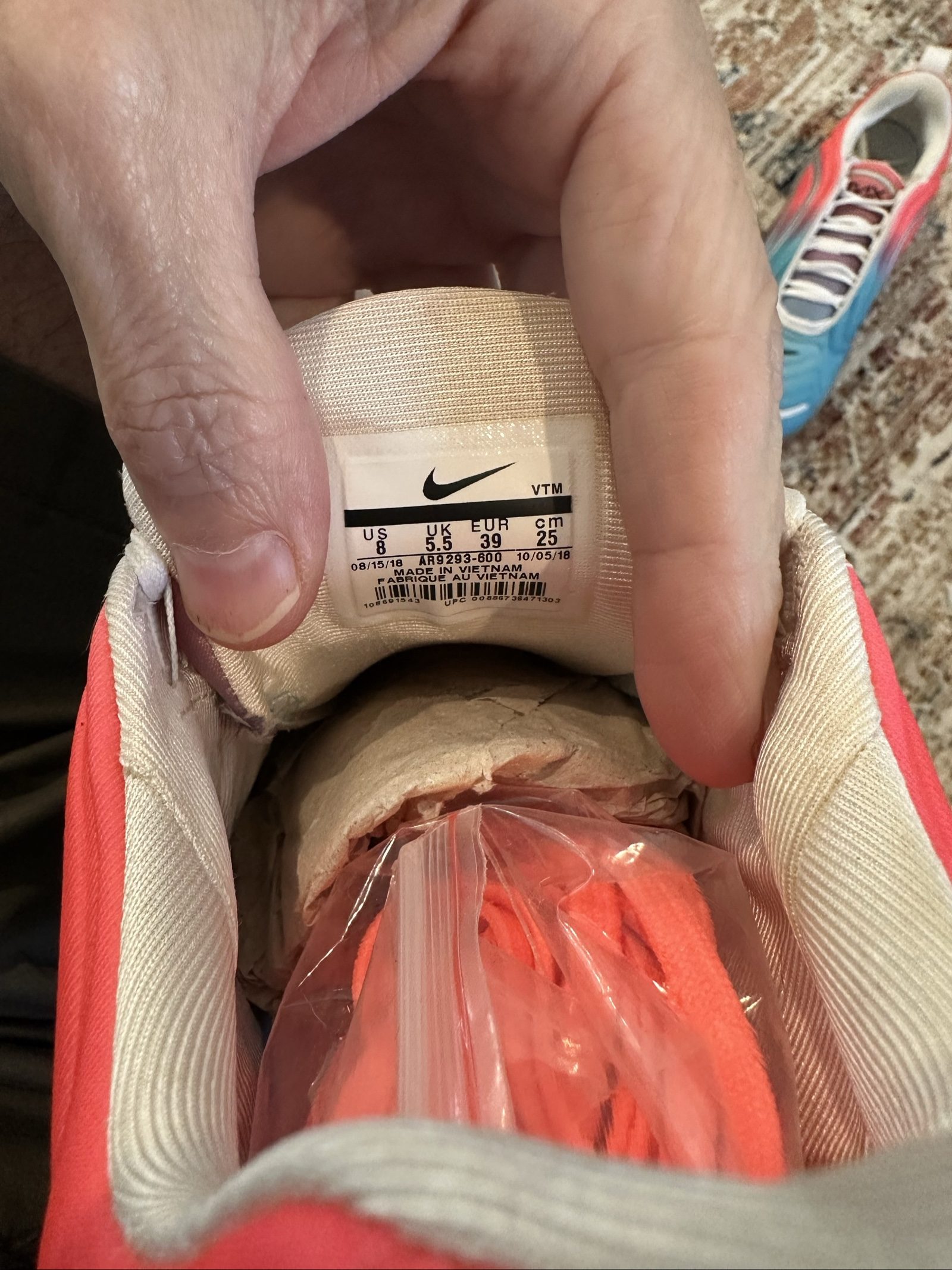 nike air max coral & blue us 8 sneakers image 4