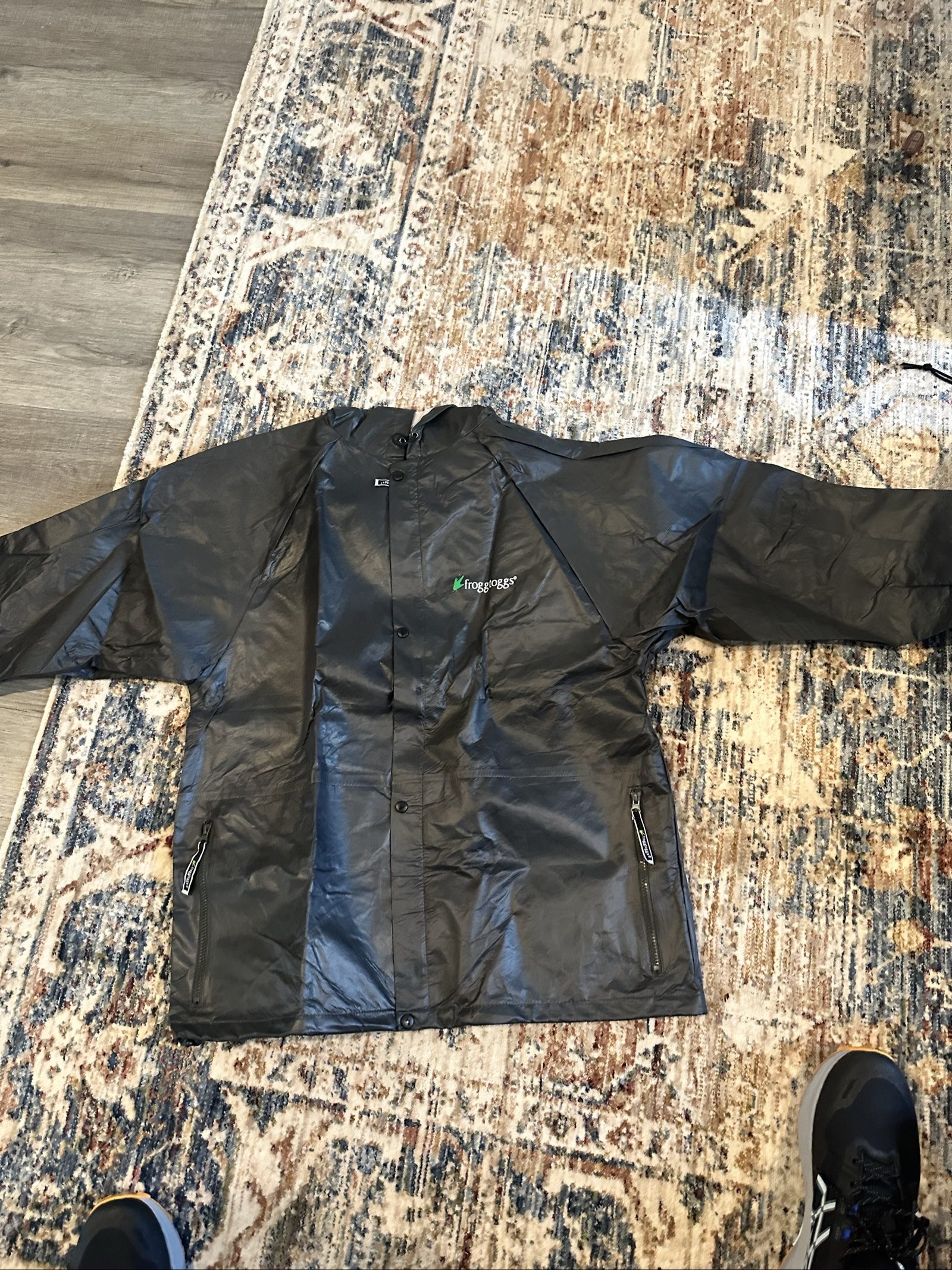 frogg toggs black rain jacket m/l waterproof