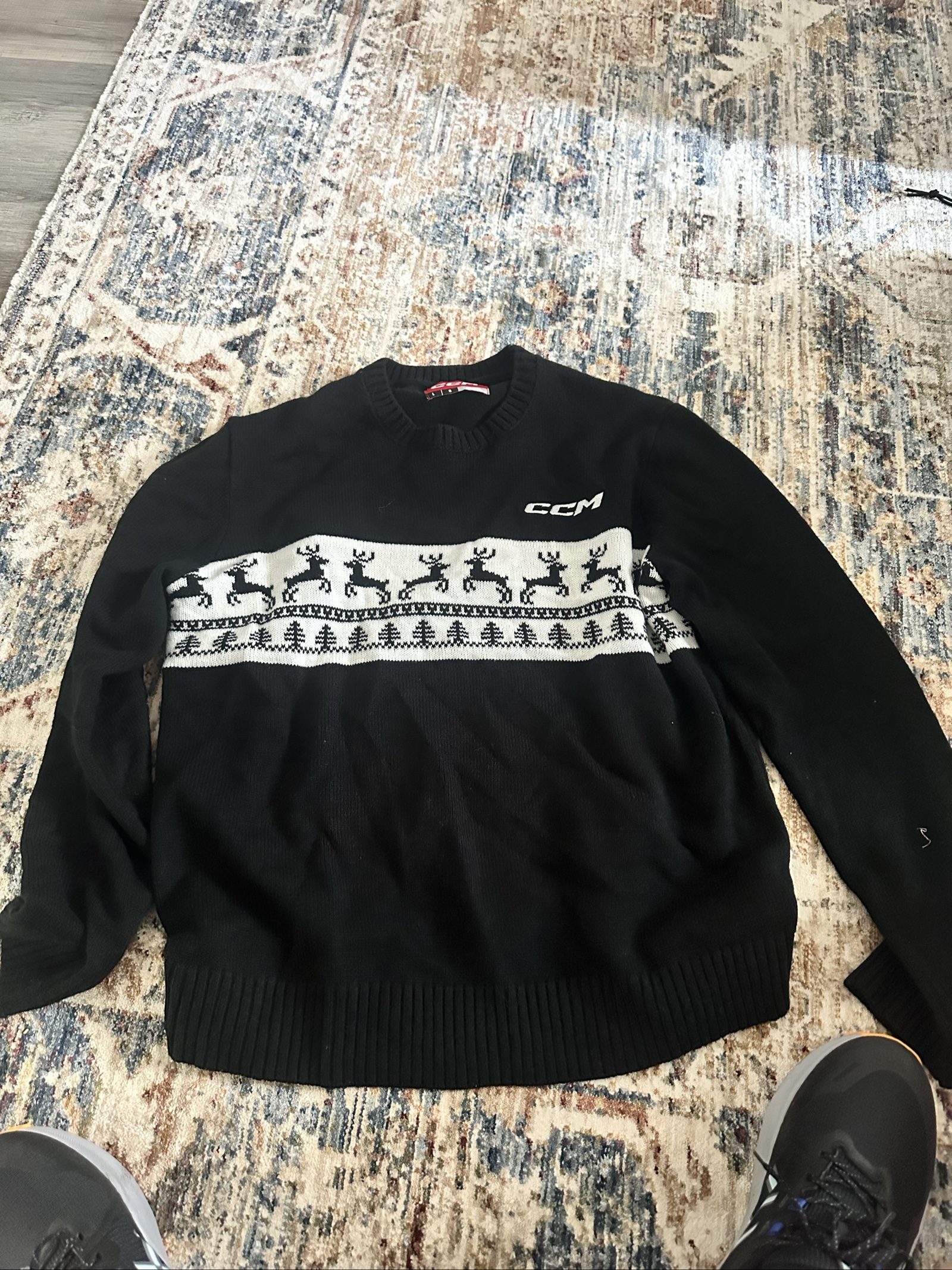ccm black & white l christmas sweater image 4