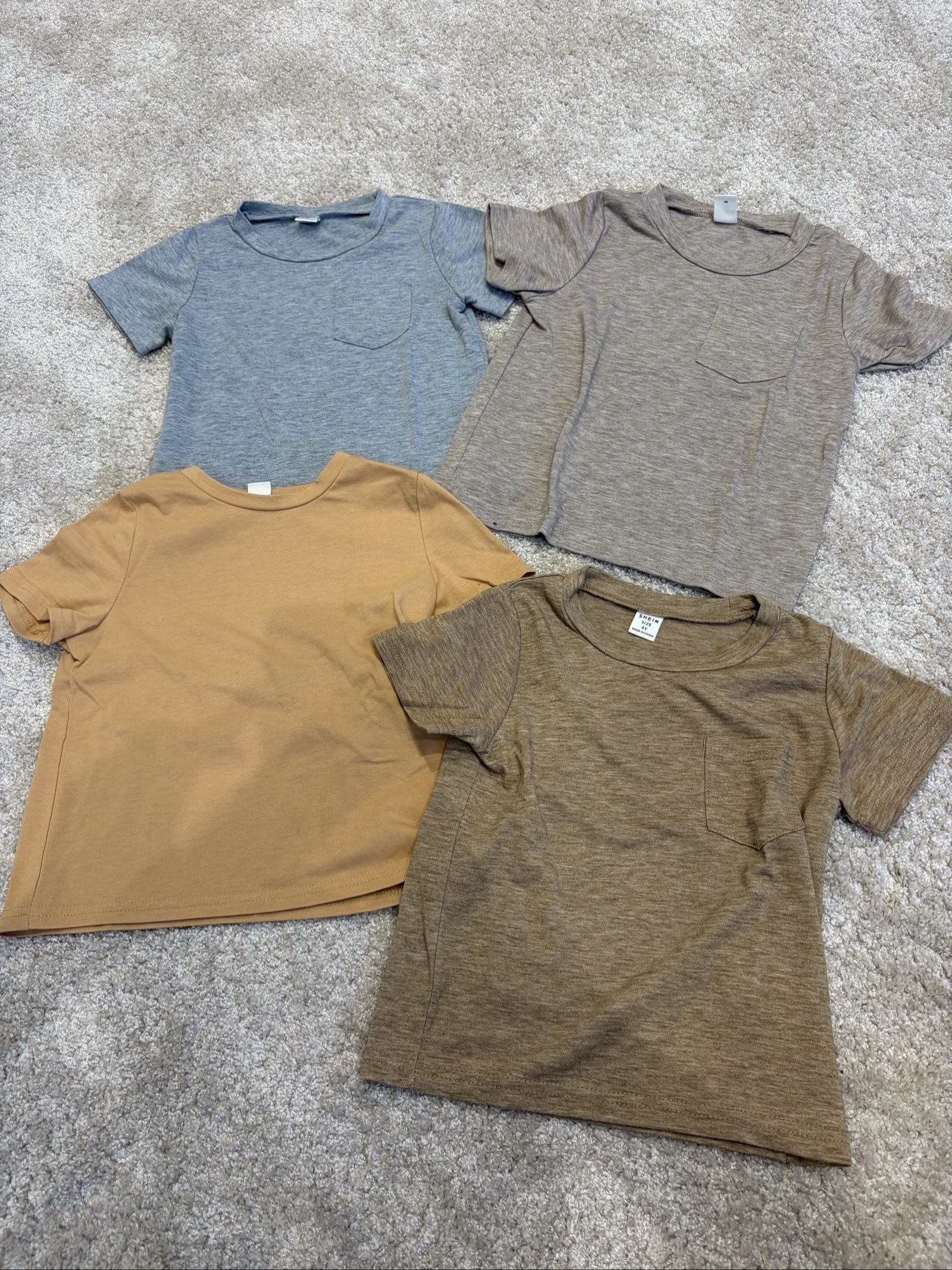 SHEIN Kids 3 Pack Neutral T-Shirts 4Y
