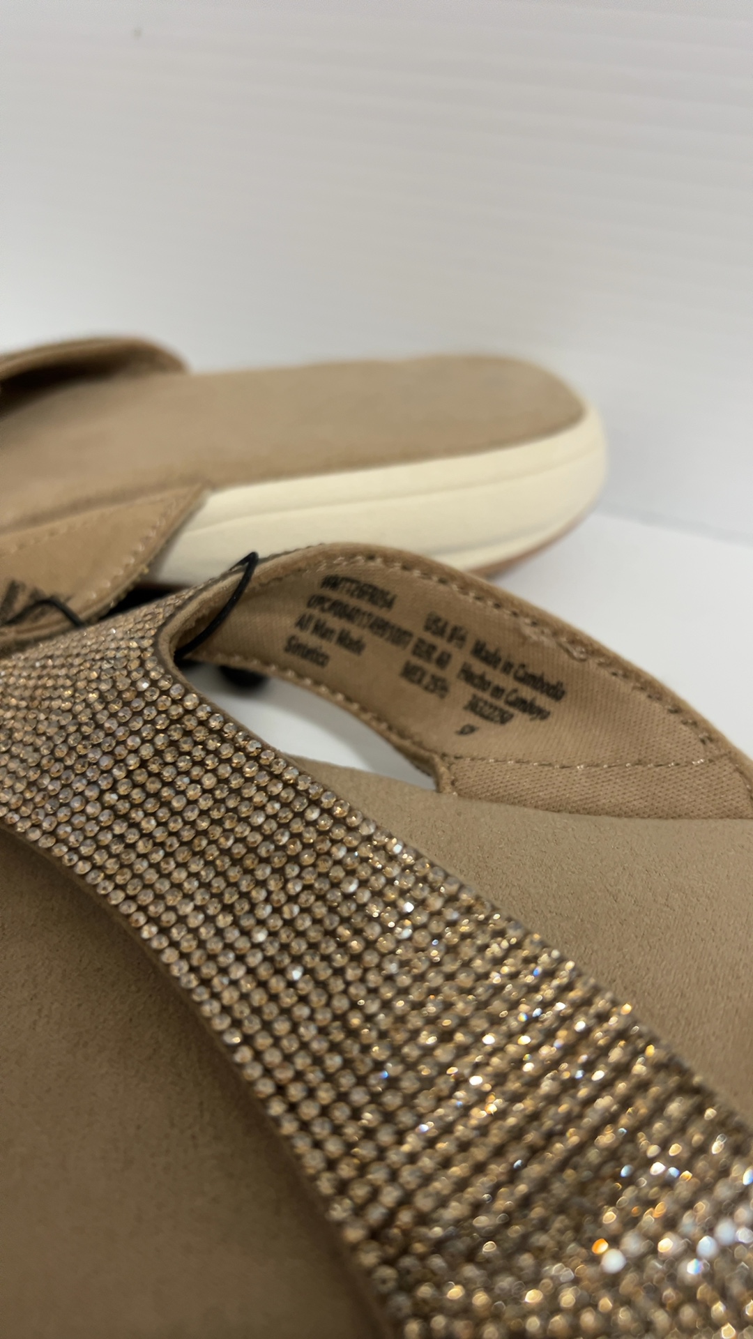Time and Tru Women's Beige Rhinestone Flip Flops US 8.5 image 3