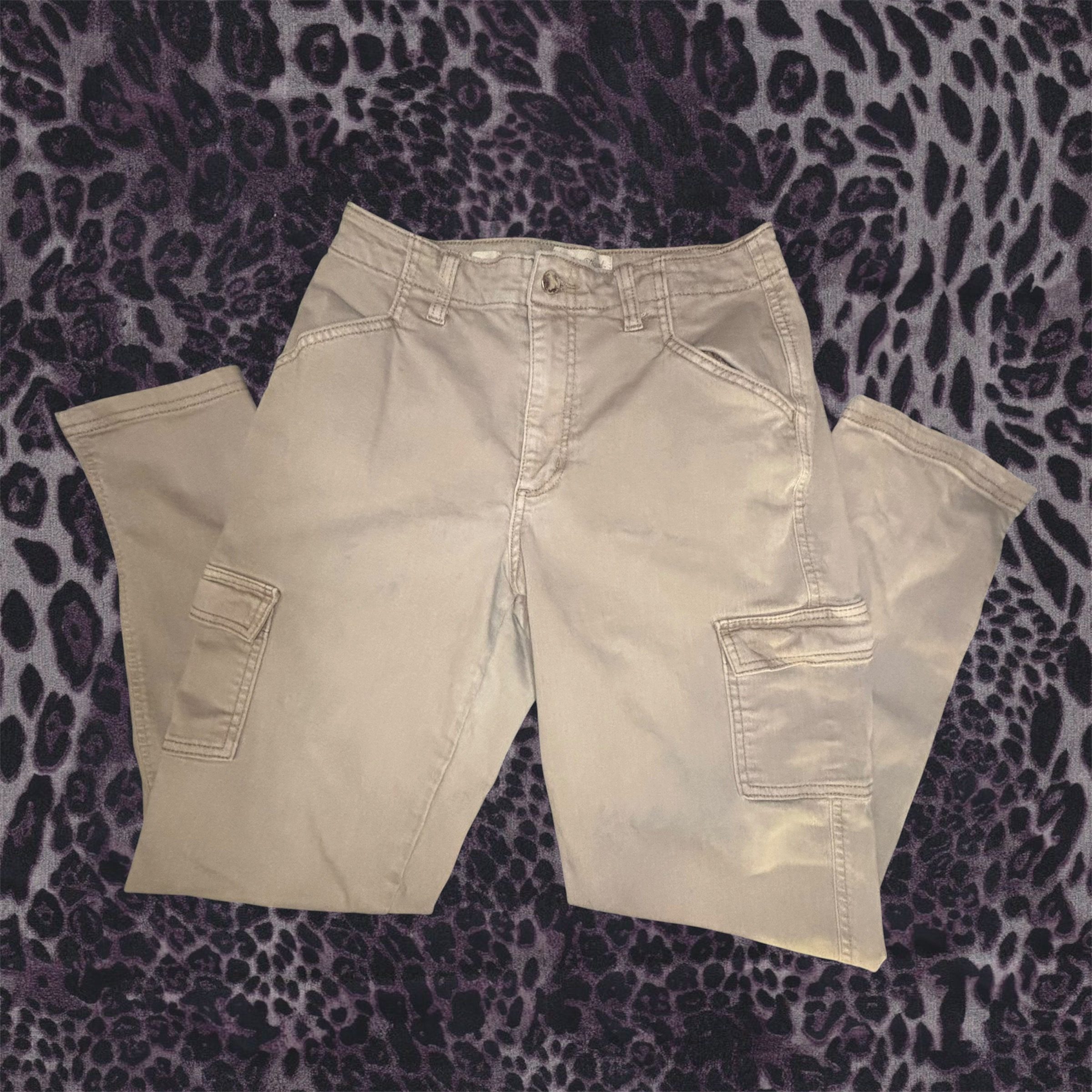 Old Navy Beige Cargo Pants 32 Casual Multi-Pocket