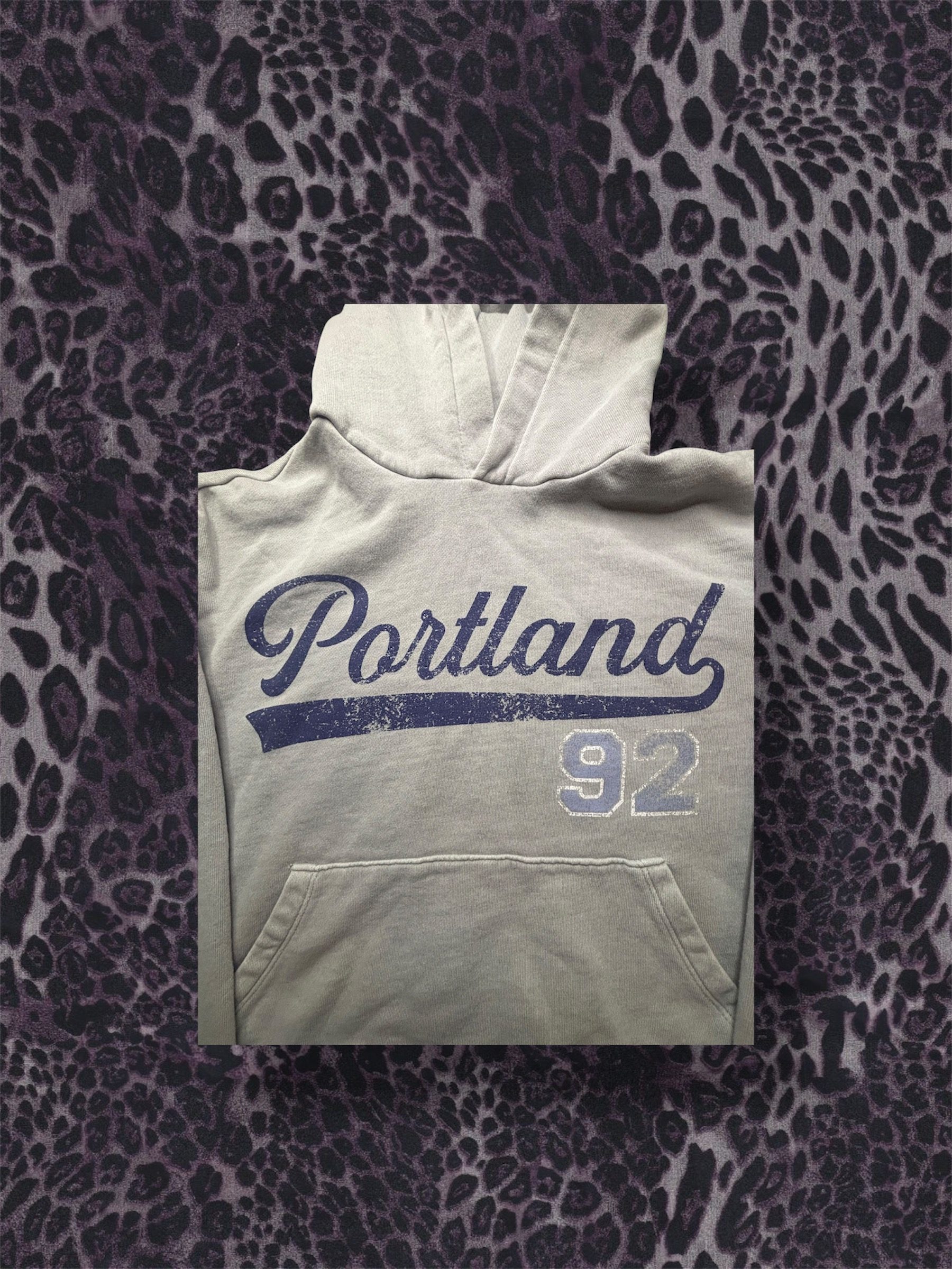 Womens Vintage Portland Grey Pullover Hoodie Medium 92 Graphic image 2