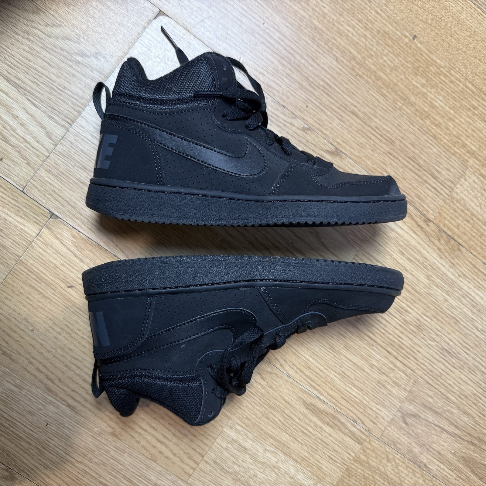Nike Court Borough Mid GS Triple Black Trainers UK 4 839977-001 image 8