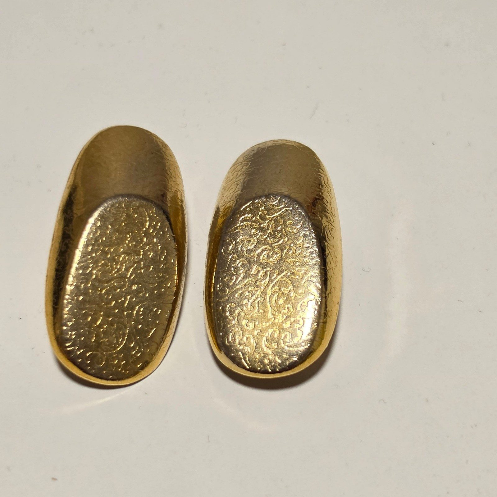 Gold Tone Oval Clip-On Vintage Earrings .1960s.b9 image 2