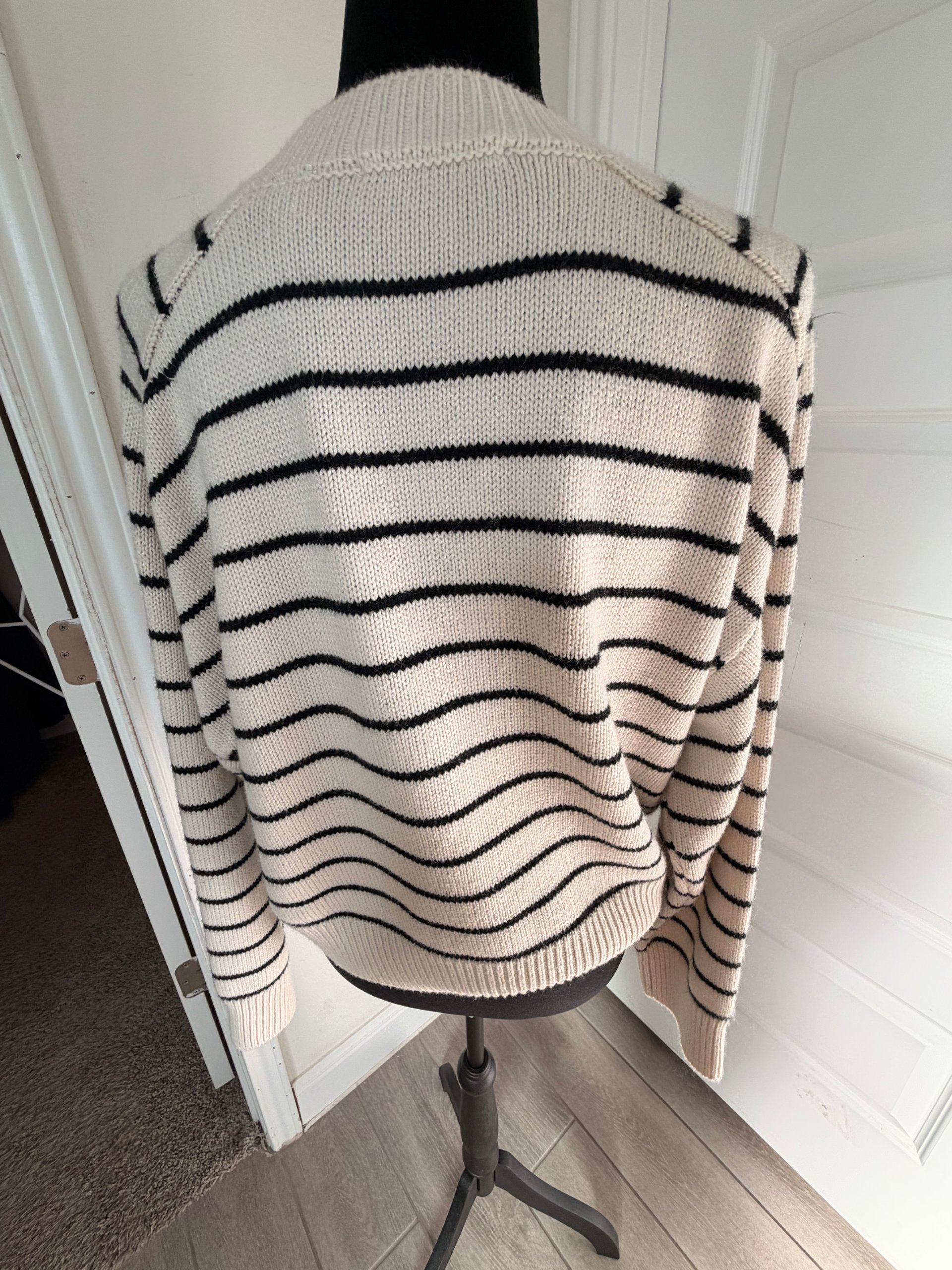 Tahari Beige & Black Stripe Blend Sweater Size Medium image 2