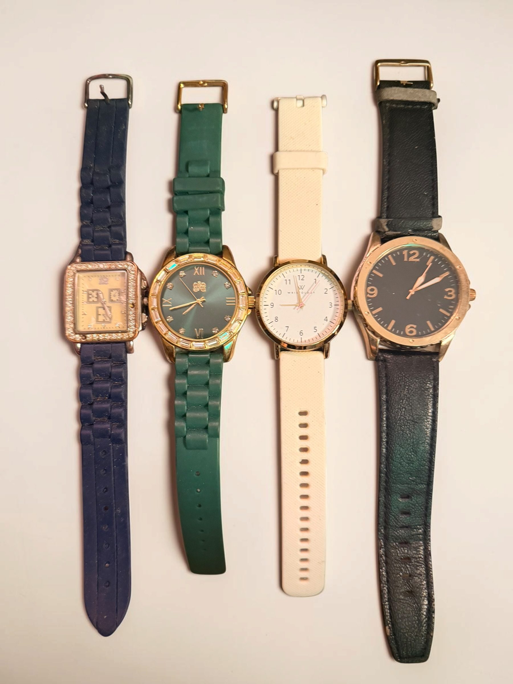Set of 4 Wrist Watches Mixed Colours