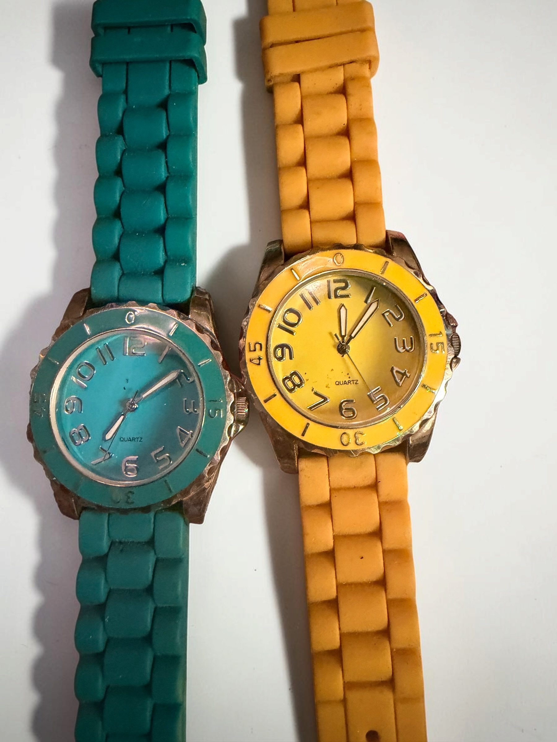4 Piece Multicolor Silicone Strap Quartz Watches image 4