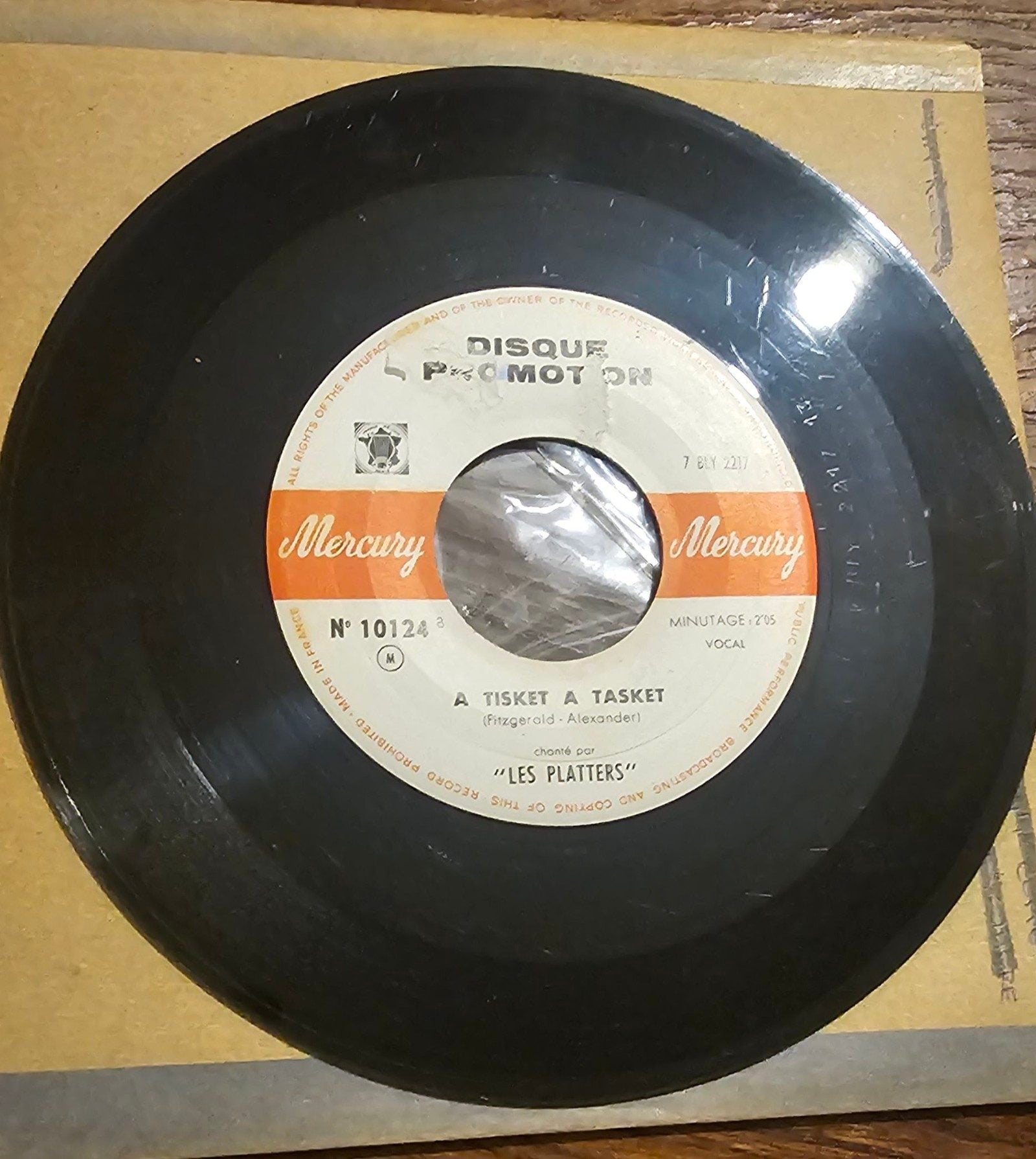 Les Platters A Tisket A Tasket PROMO Mercury 10124 7" Vinyl Single