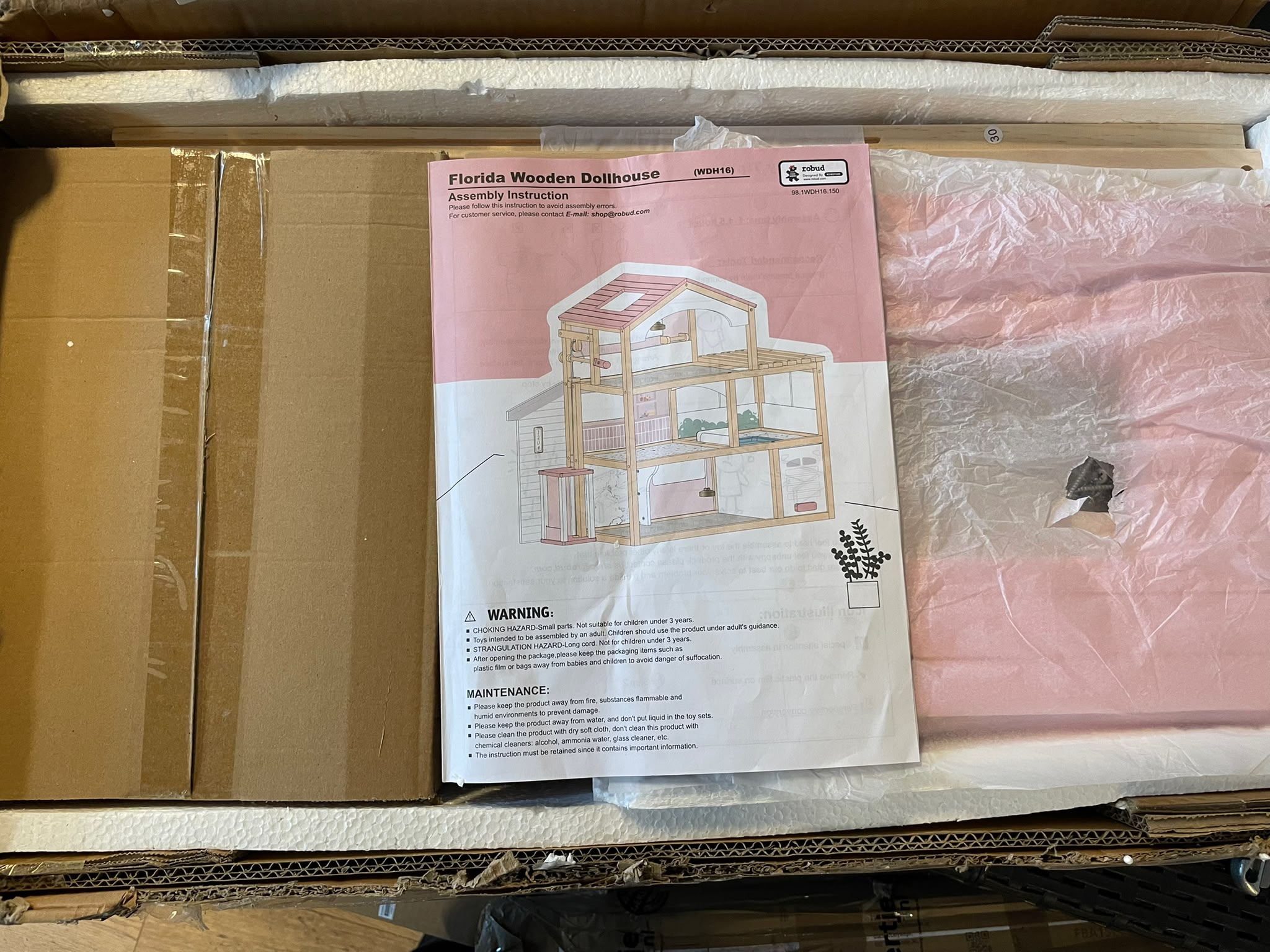 Dollhouse "Florida" - Nieuw (Let op: klein scheurtje)