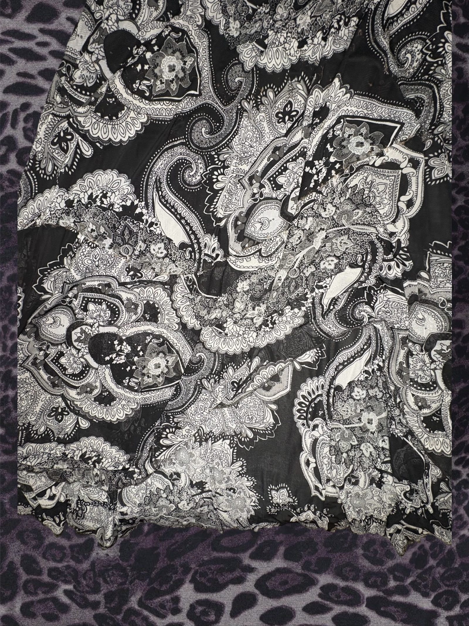 Unbranded Women's Black & White Paisley Pattern Lightweight Skirt One Size image 4