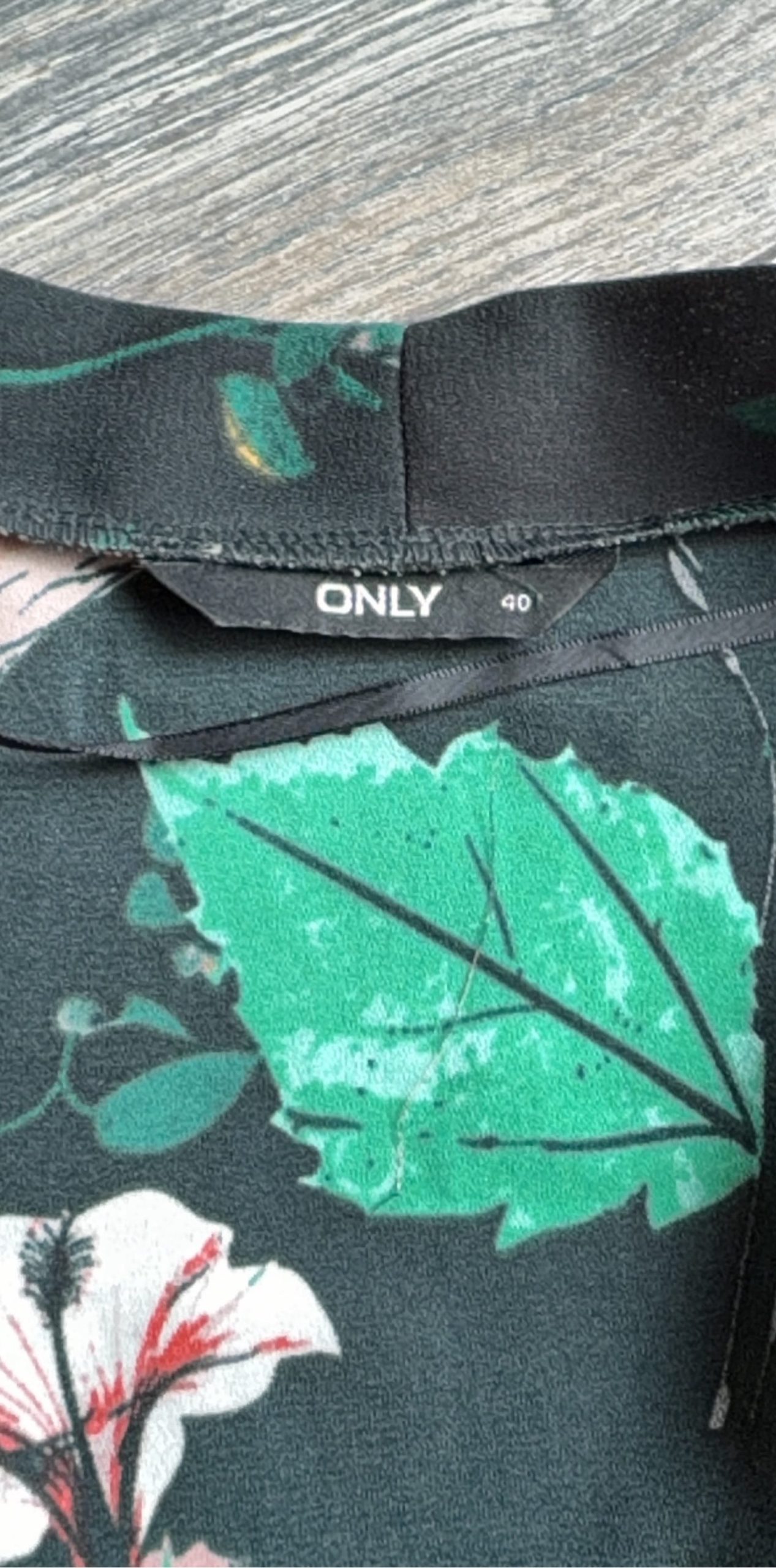 Boho Black & Green Floral Kimono Robe Size 40 image 7