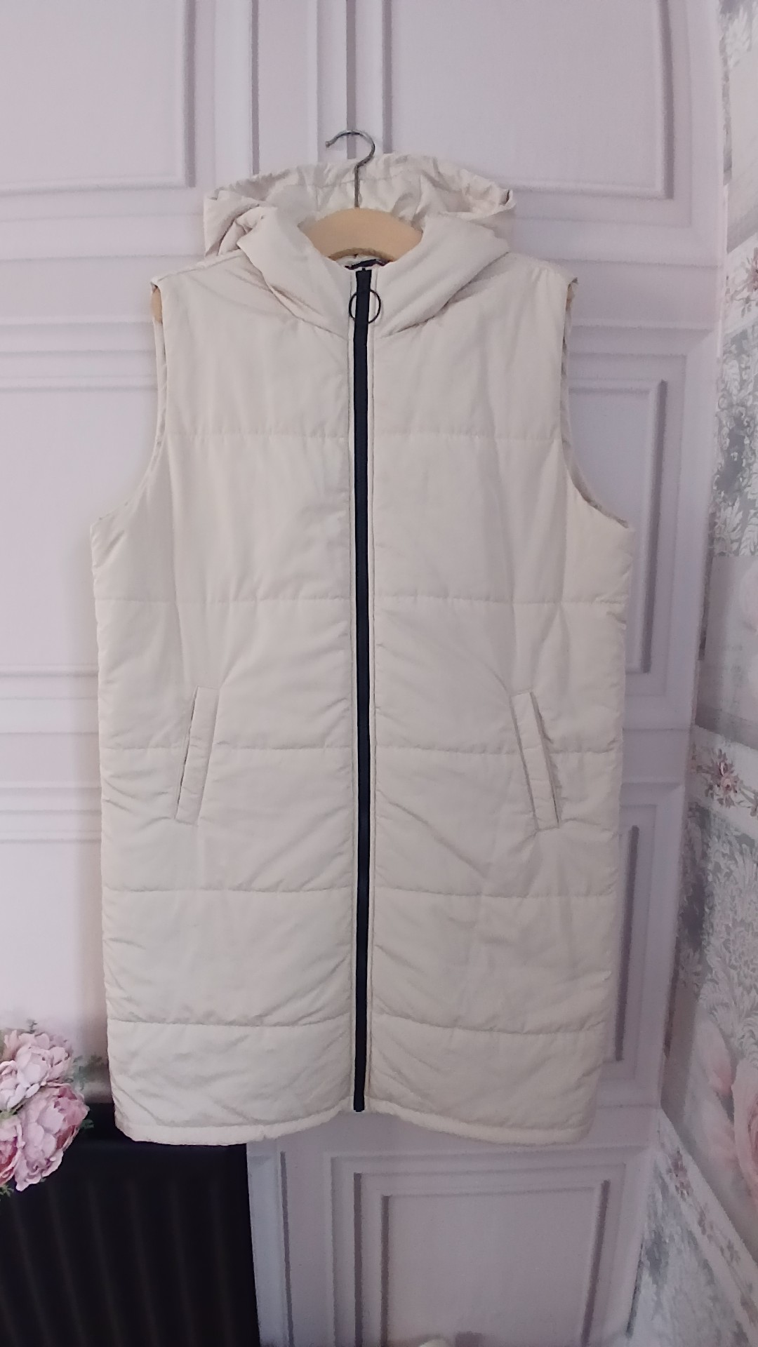 Cream Hooded Sleeveless Puffer Gilet Jacket XL