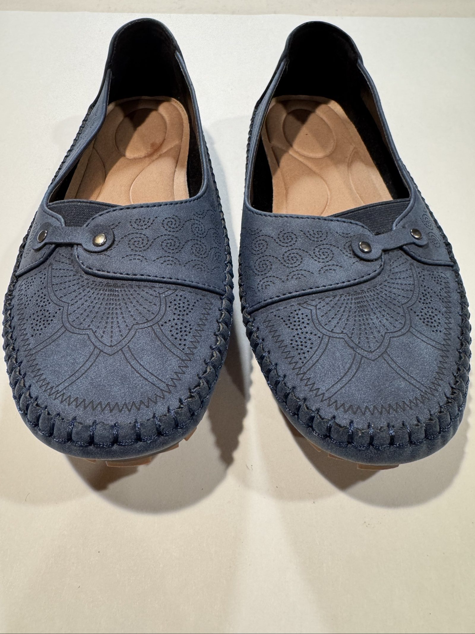 Women’s Blue Floral Embossed Comfort Loafers Flats Size 42 Boho Slip On (11 US) image 2