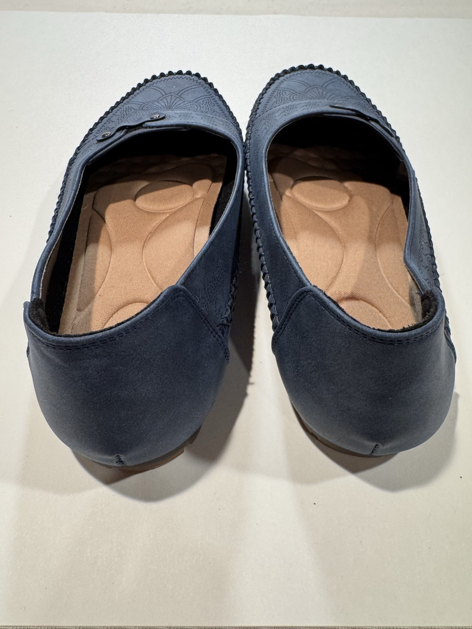 Women’s Blue Floral Embossed Comfort Loafers Flats Size 42 Boho Slip On (11 US) image 3