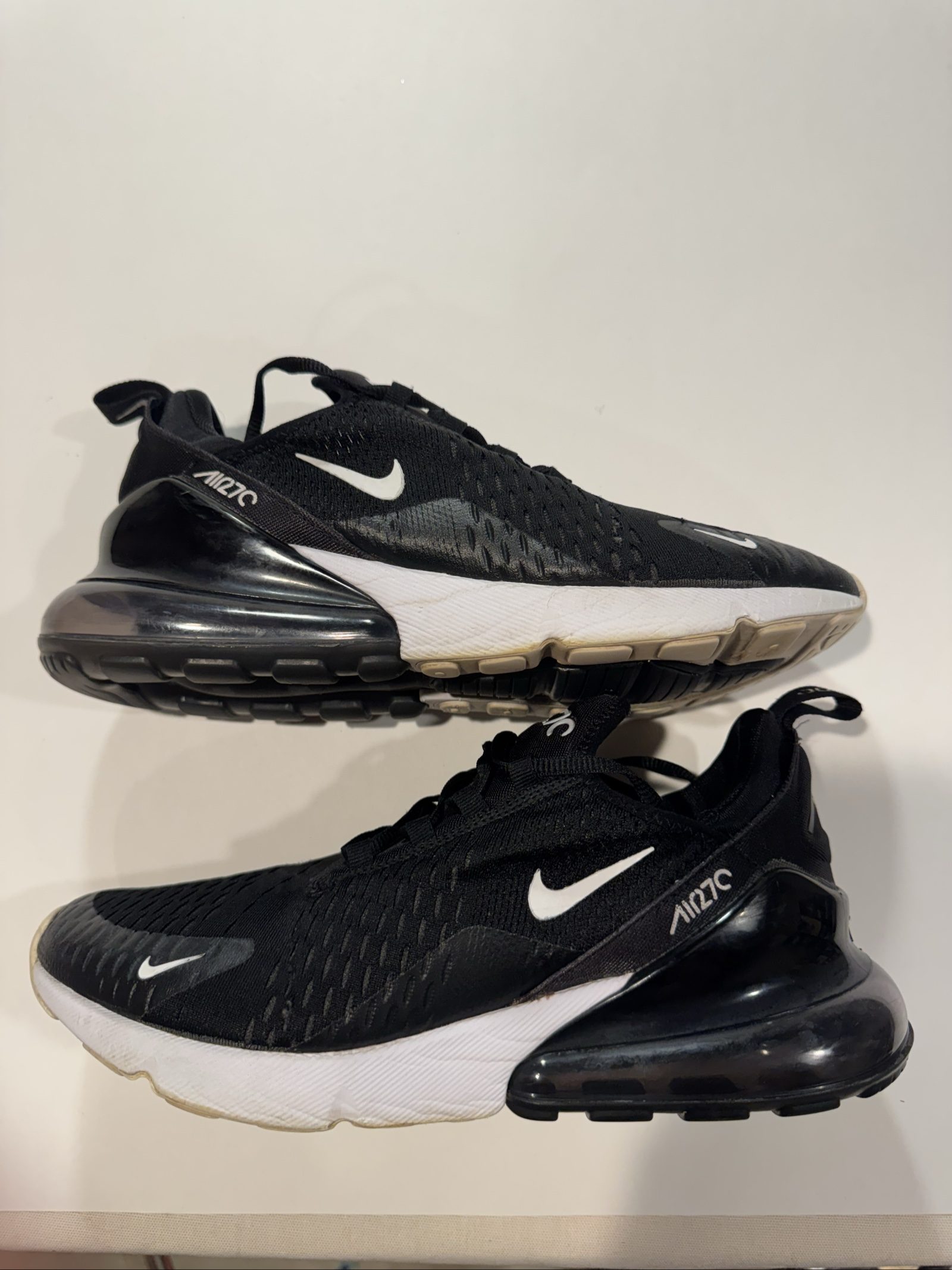 Nike Air Max 270 Women’s Size 10 Black White Sneakers AH6789-001 image 4