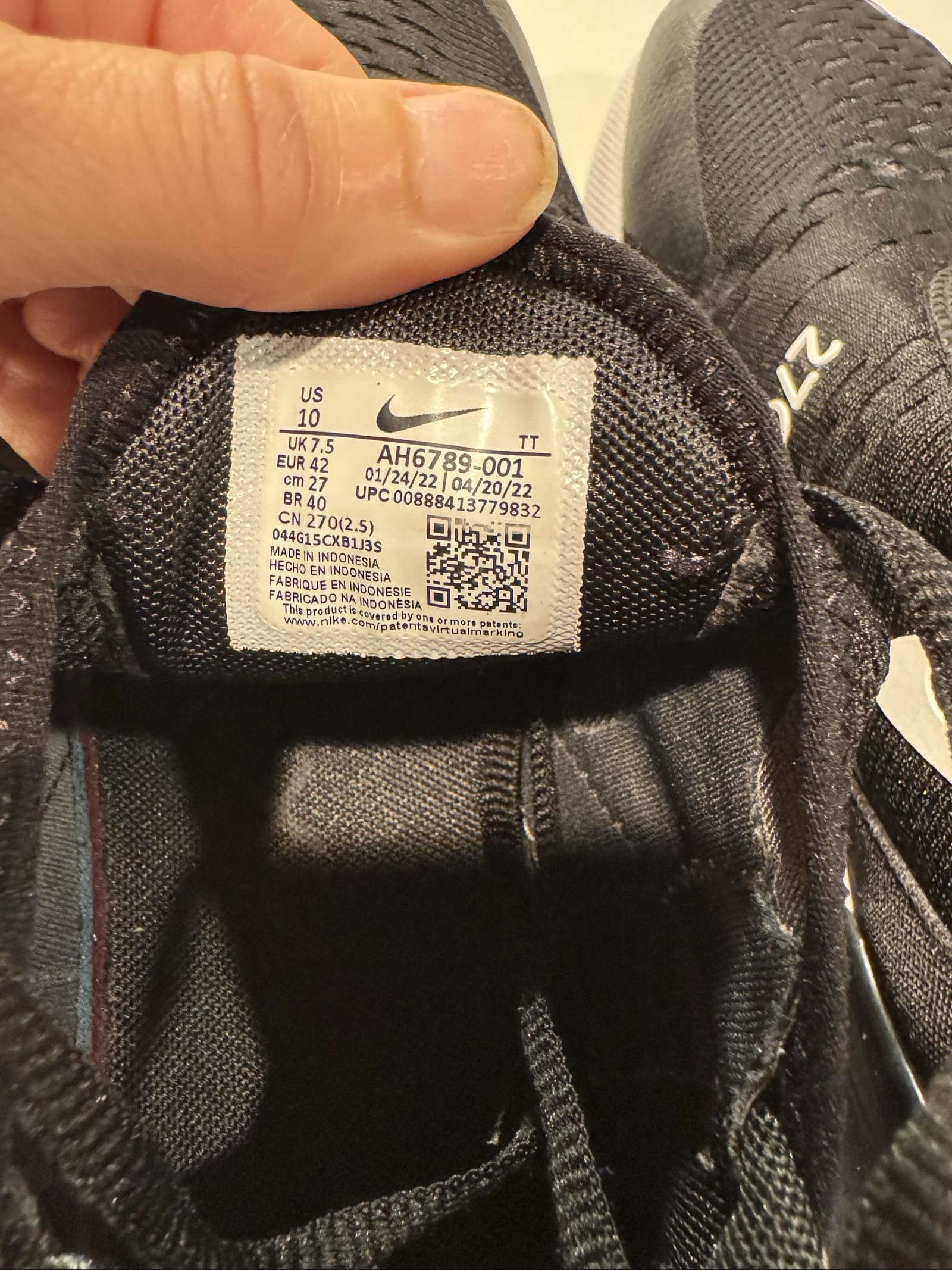 Nike Air Max 270 Women’s Size 10 Black White Sneakers AH6789-001 image 5