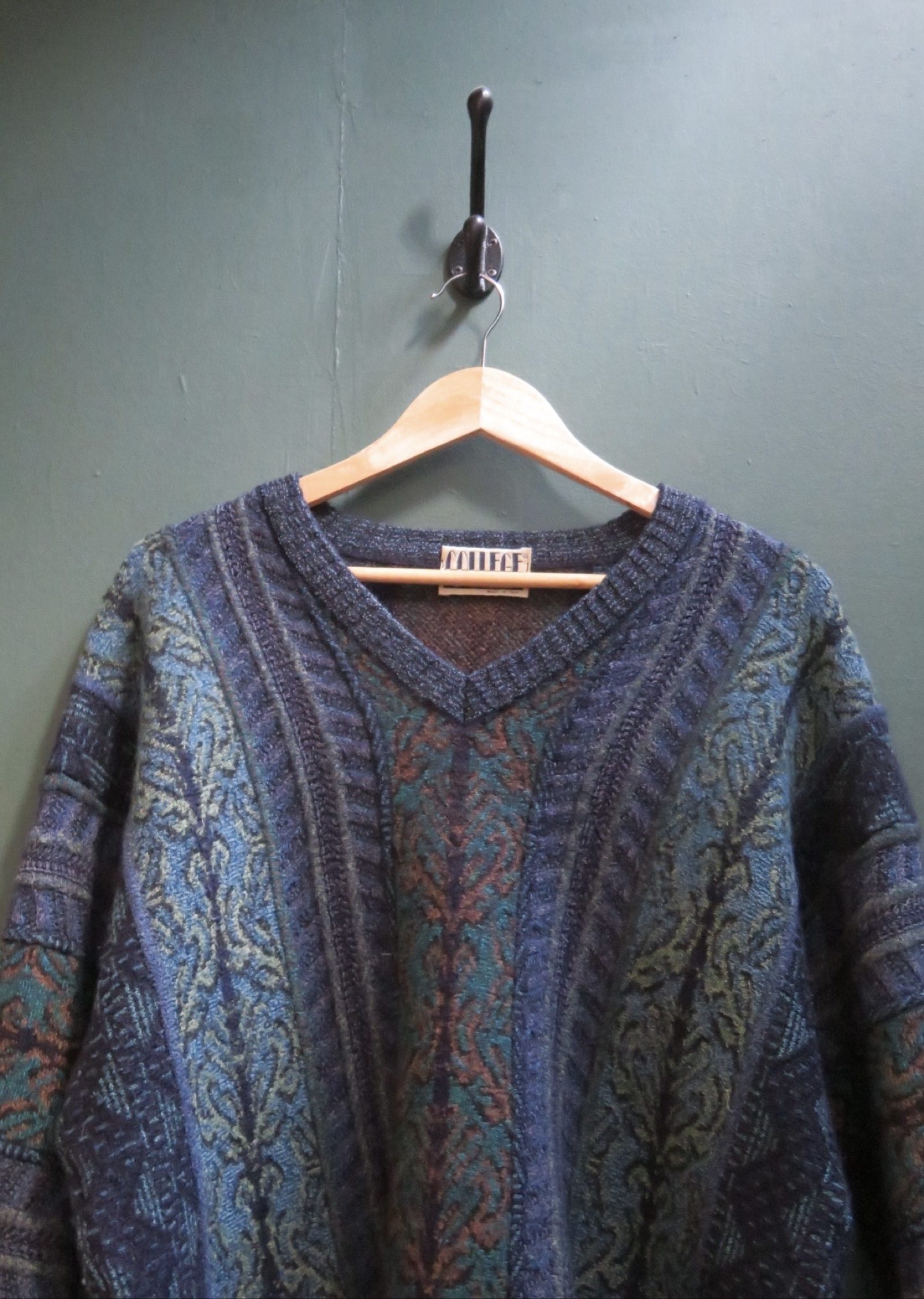 College by Marcazzani Multicolour V-Neck Wool Jumper image 2
