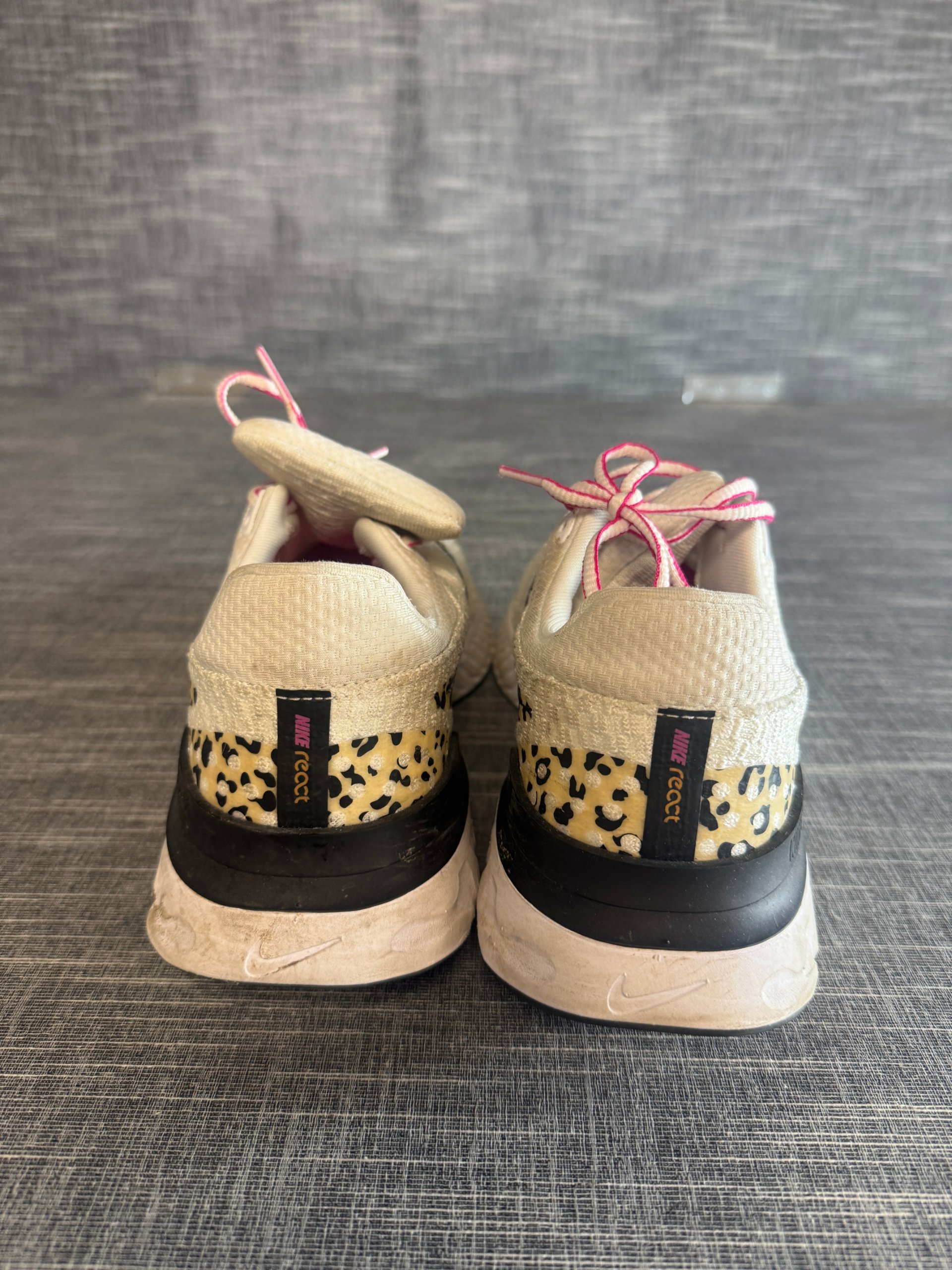 Nike Women's React Leopard Print Running Shoes UK 7 Cream & Black image 2