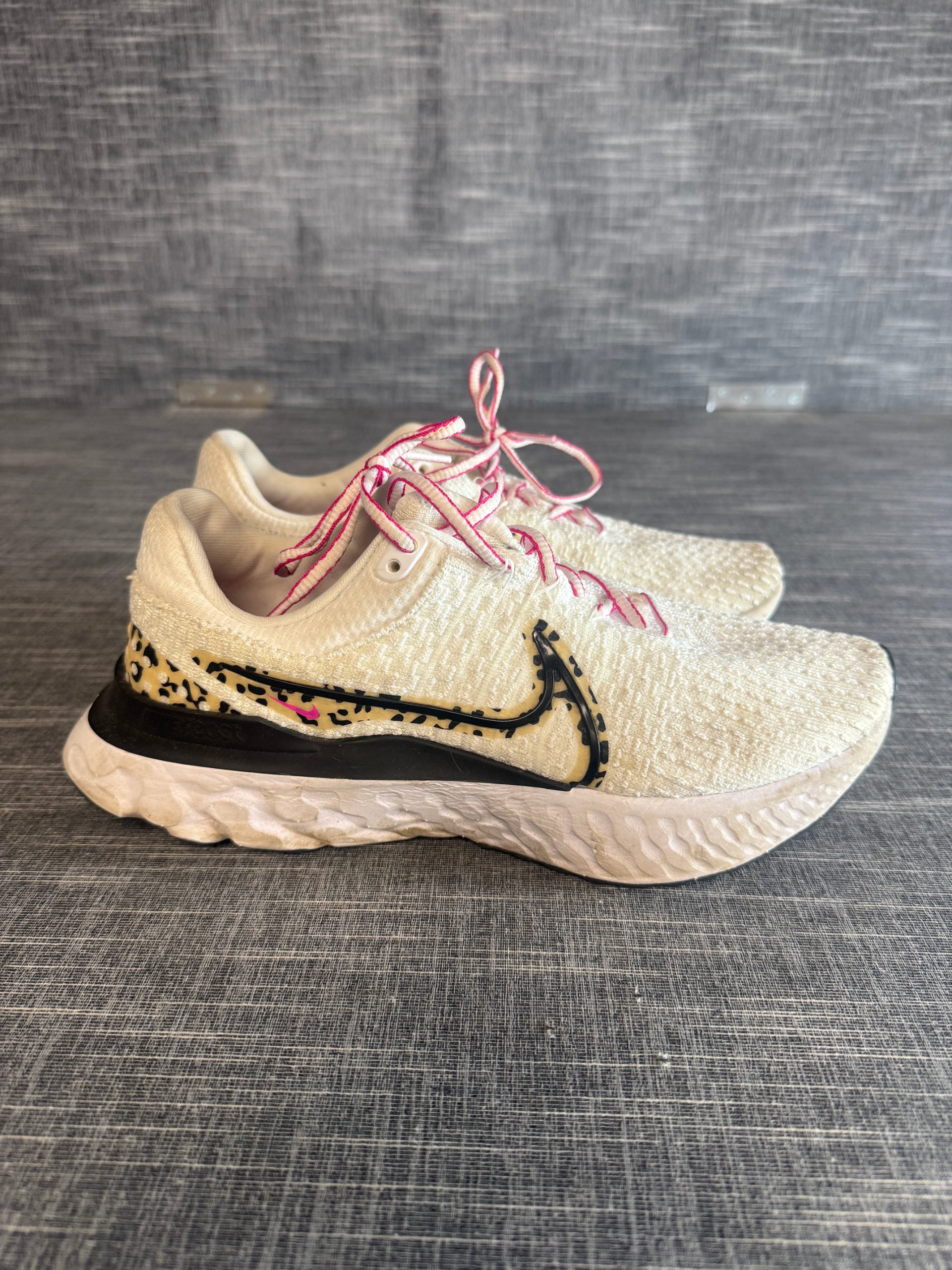Nike Women's React Leopard Print Running Shoes UK 7 Cream & Black image 4