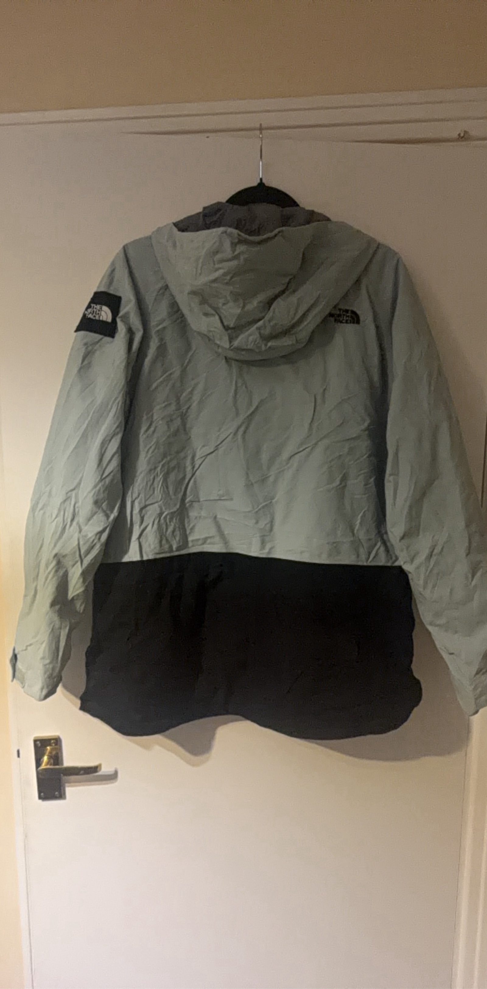 The North Face Women's Light Green & Black Hooded Jacket Large image 2