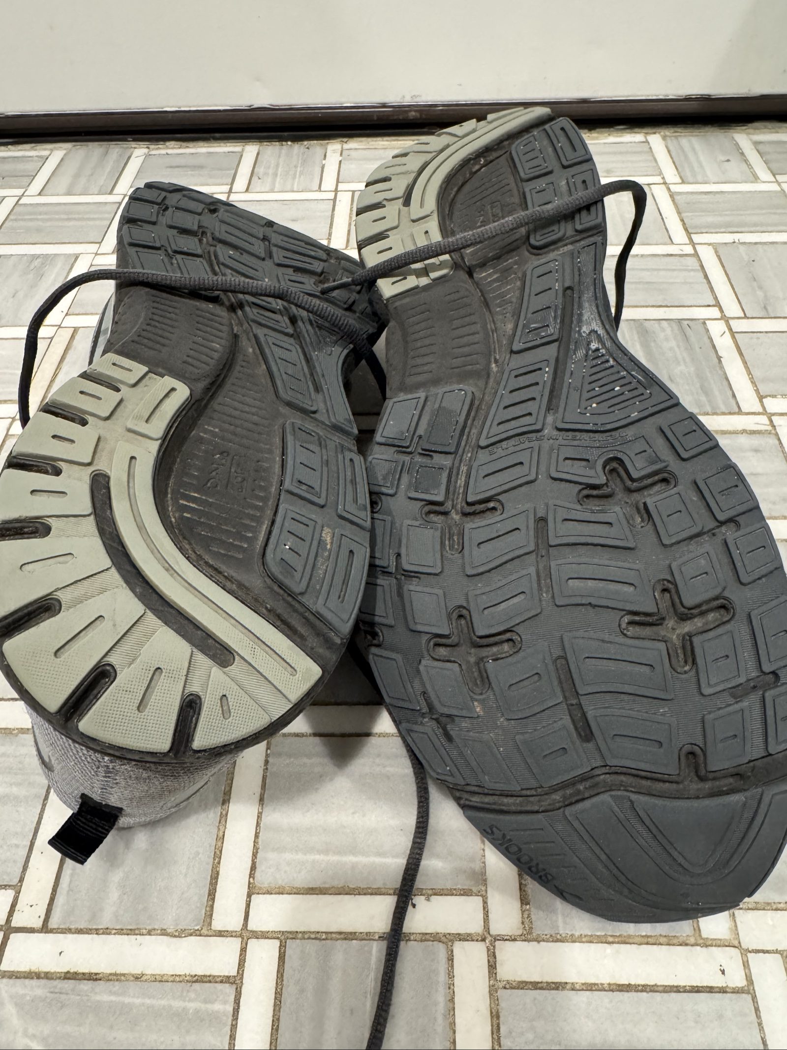 Men’s Brooks Trace 3 Running Shoes – Gray Black – 13 D Medium image 4