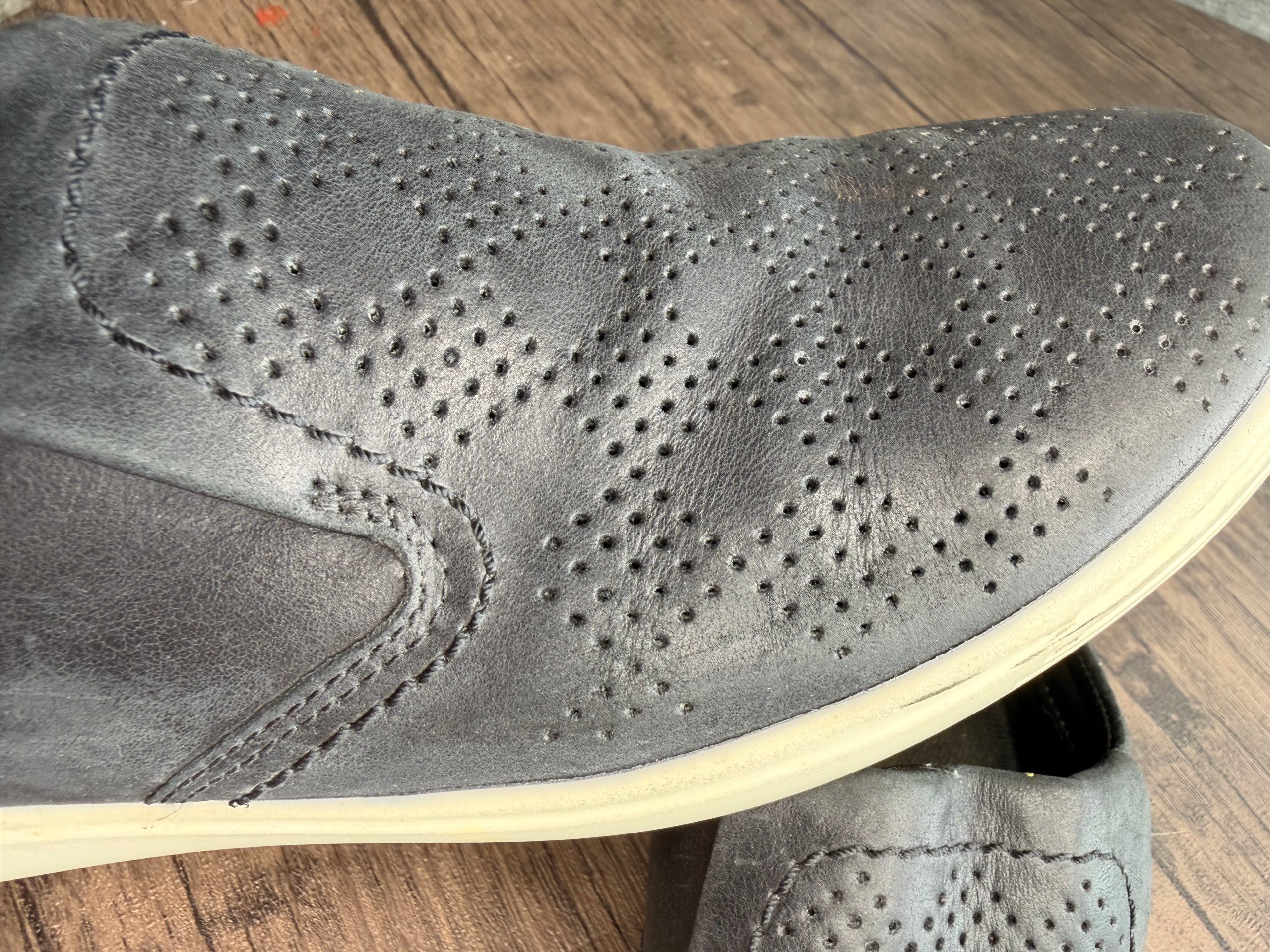 Ecco Black Leather Slip On Shoes US 8 Perforated image 2