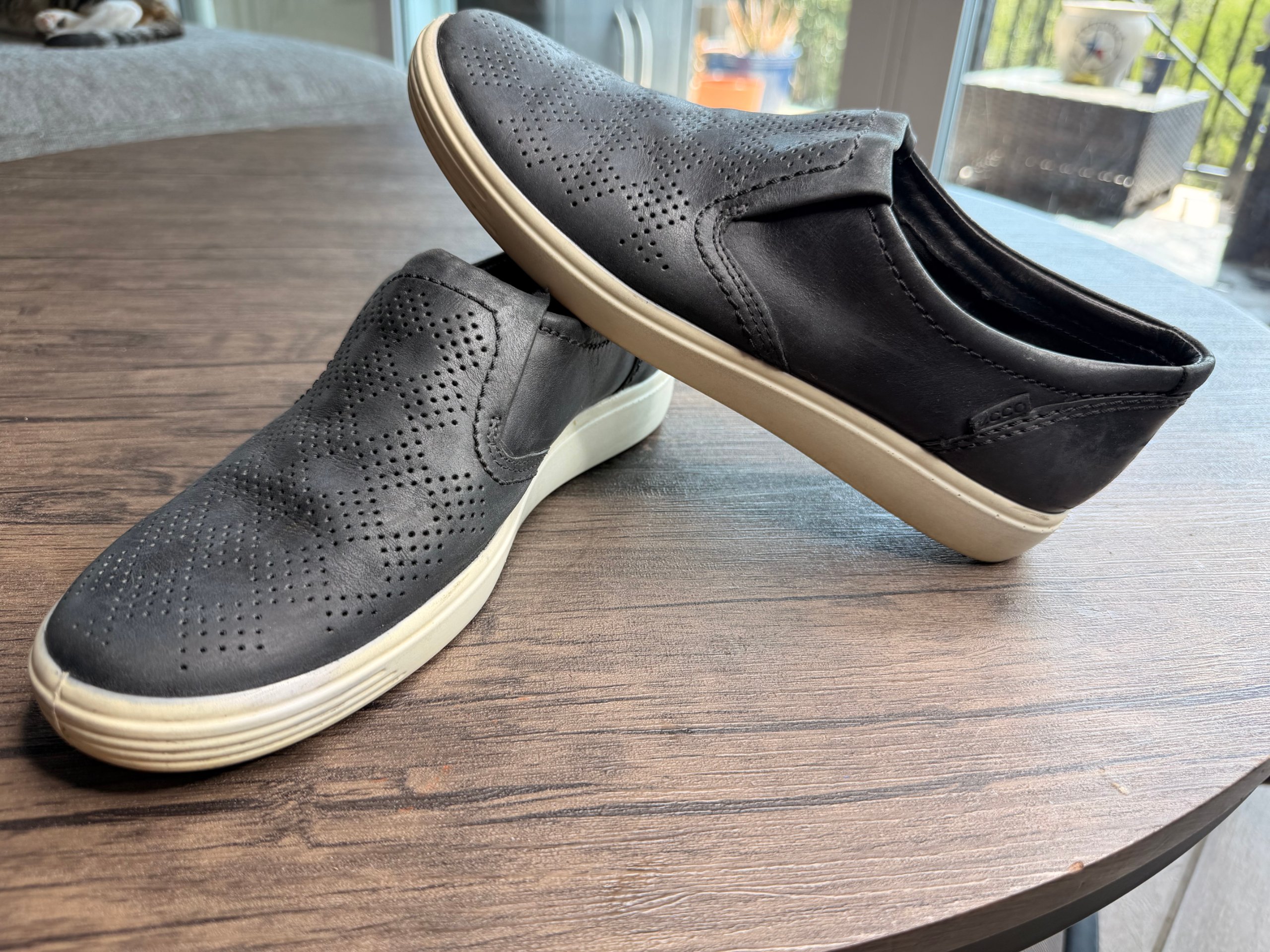 Ecco Black Leather Slip On Shoes US 8 Perforated image 4