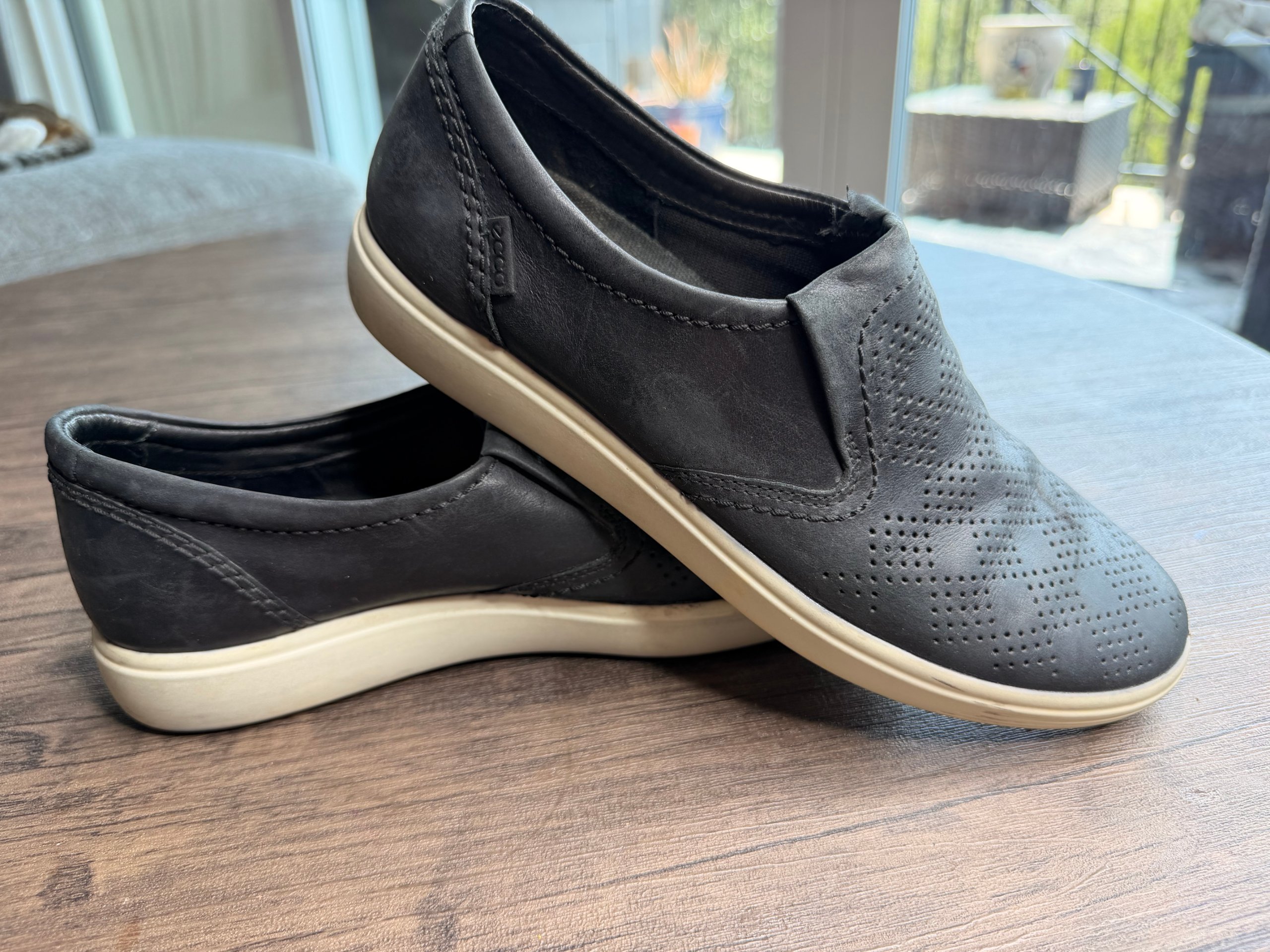 Ecco Black Leather Slip On Shoes US 8 Perforated image 5