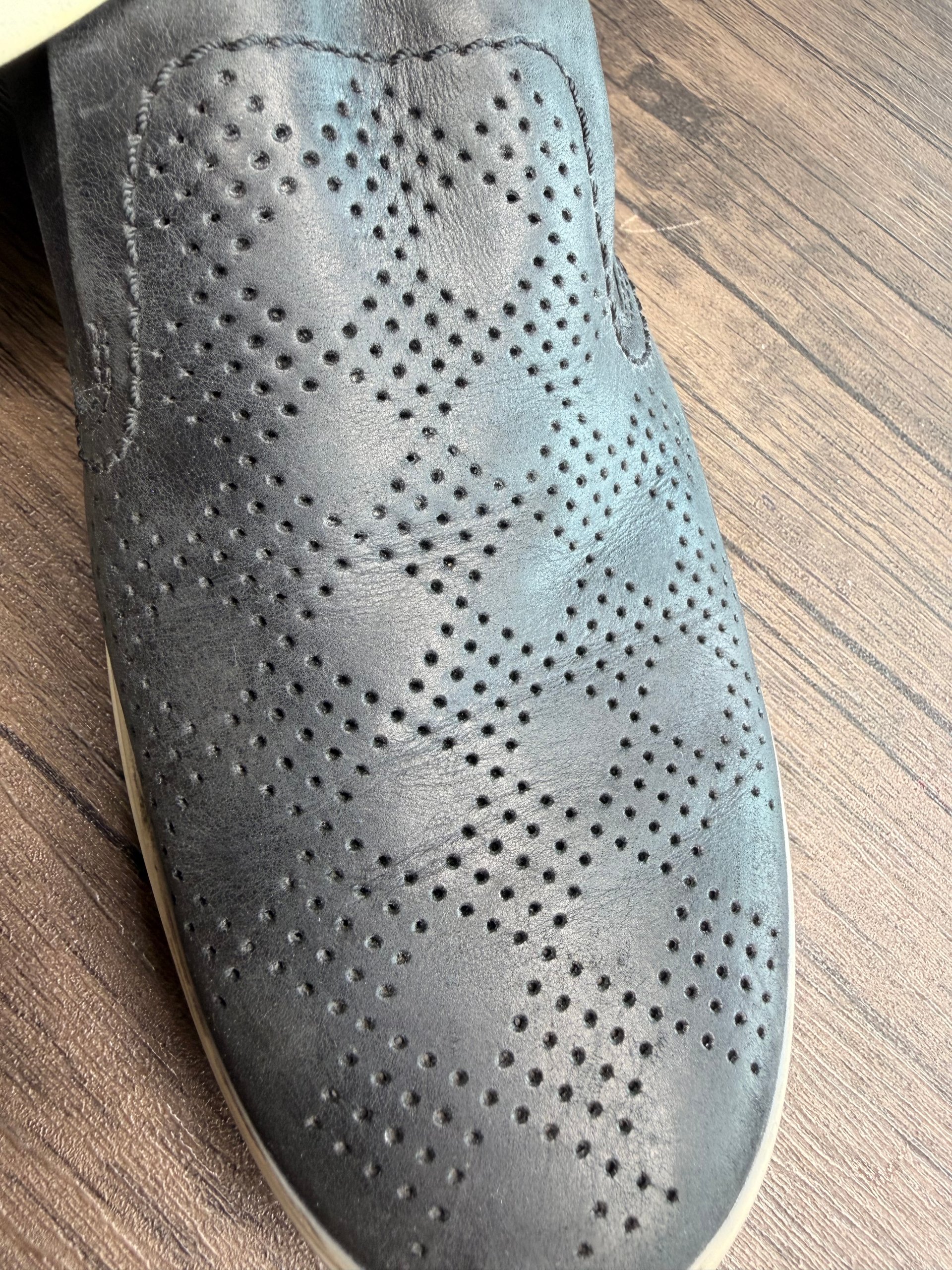 Ecco Black Leather Slip On Shoes US 8 Perforated image 6